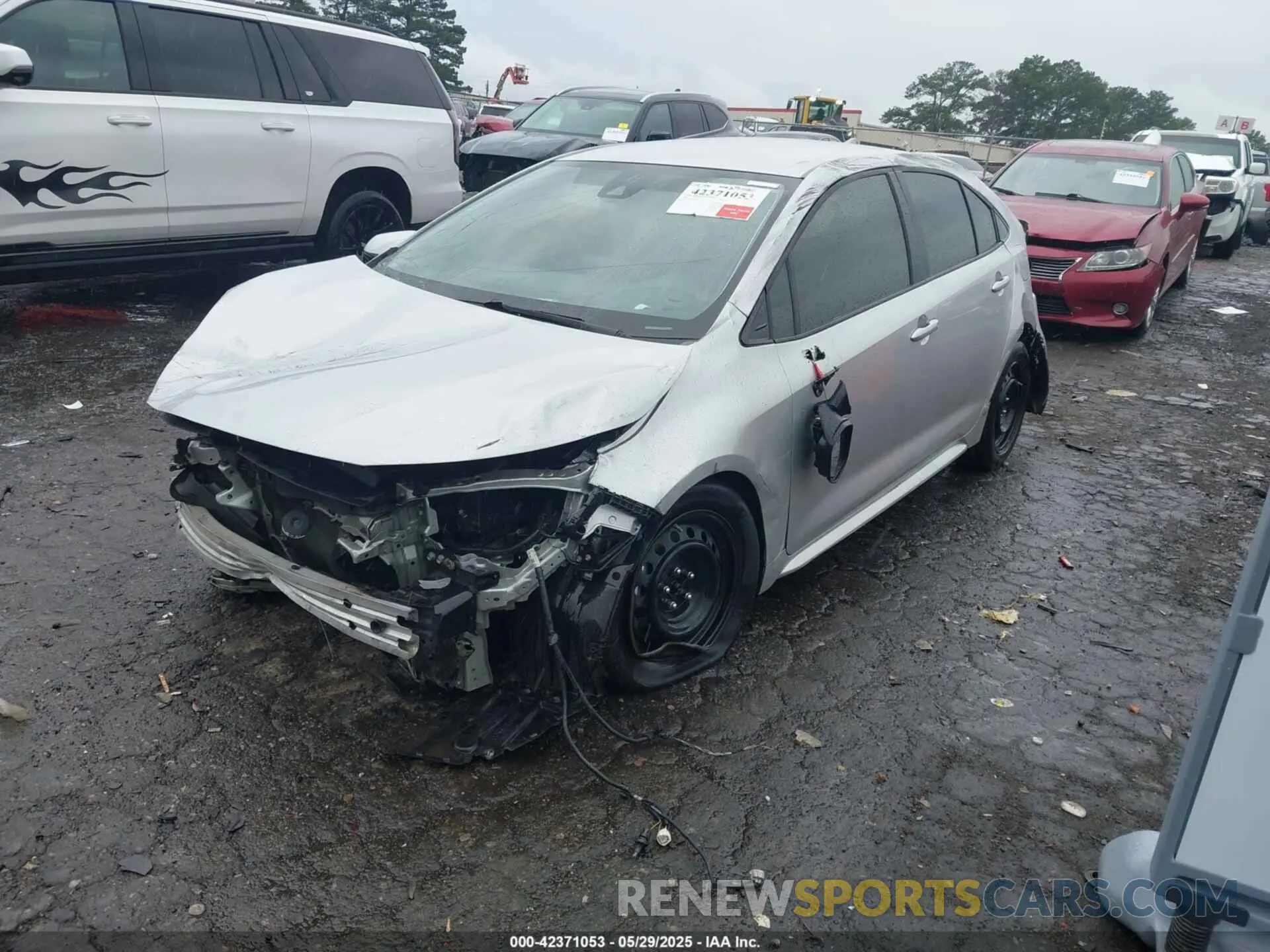 2 Photograph of a damaged car JTDEPRAE6LJ053168 TOYOTA COROLLA 2020