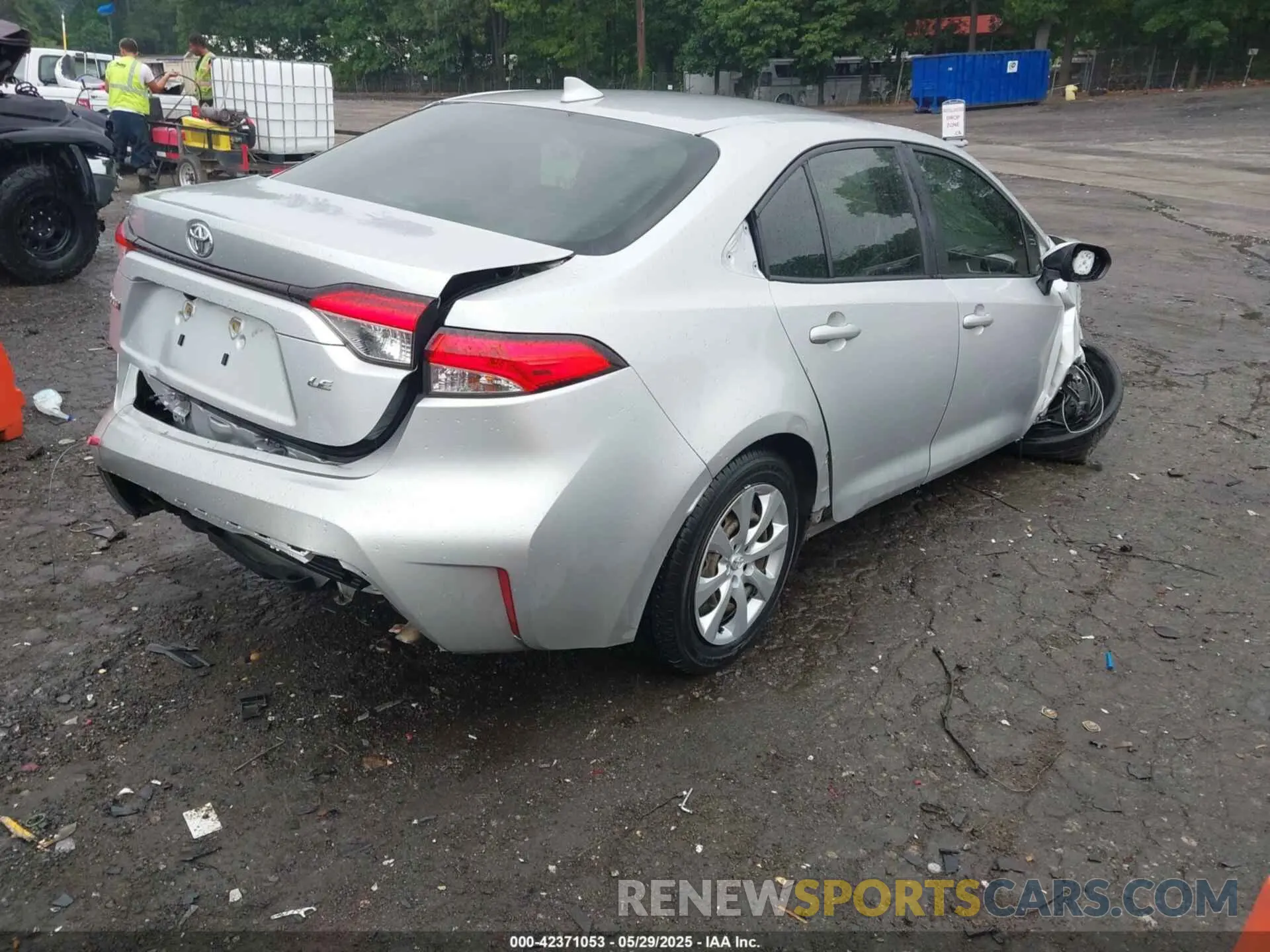4 Photograph of a damaged car JTDEPRAE6LJ053168 TOYOTA COROLLA 2020