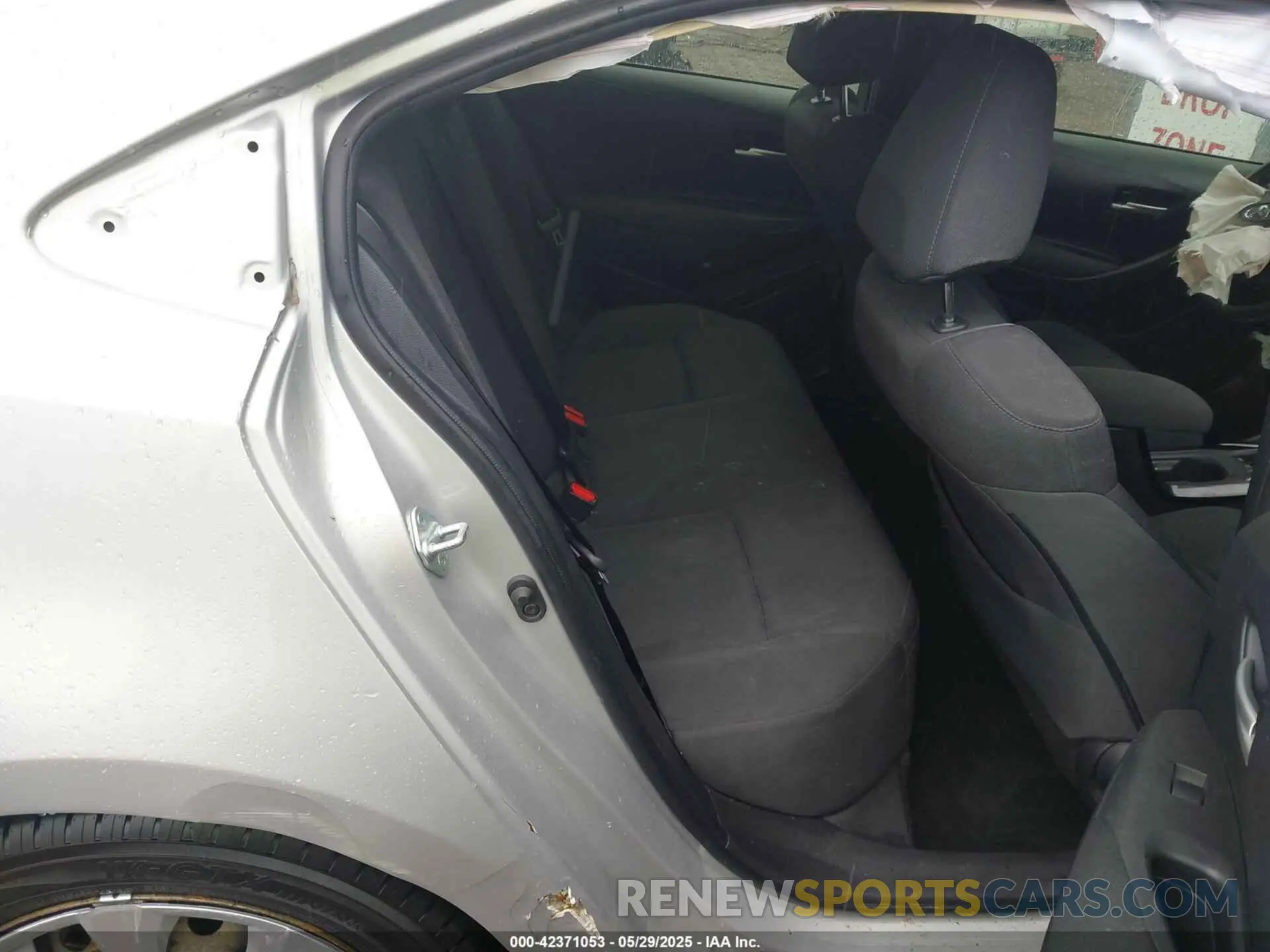 8 Photograph of a damaged car JTDEPRAE6LJ053168 TOYOTA COROLLA 2020