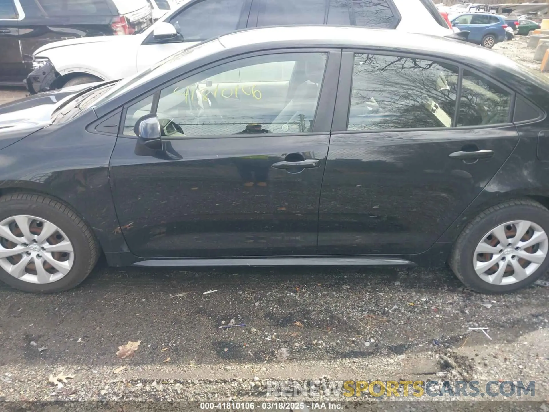 15 Photograph of a damaged car JTDEPRAE6LJ055700 TOYOTA COROLLA 2020