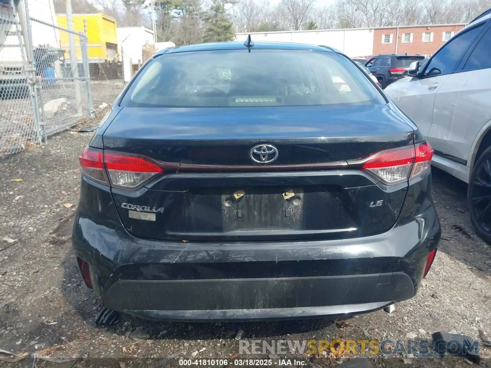 17 Photograph of a damaged car JTDEPRAE6LJ055700 TOYOTA COROLLA 2020