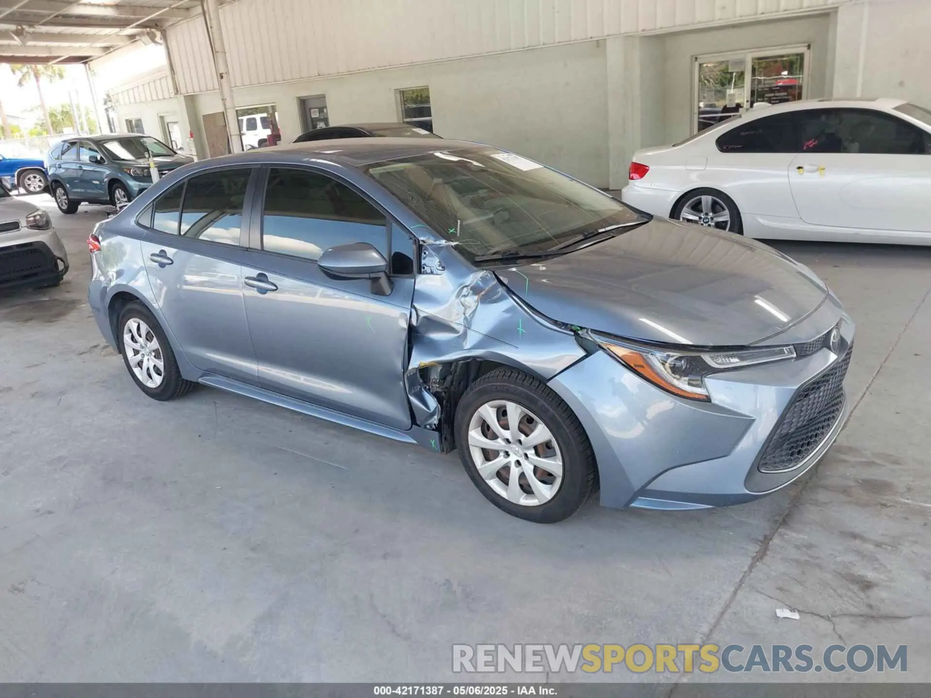 1 Photograph of a damaged car JTDEPRAE6LJ065241 TOYOTA COROLLA 2020