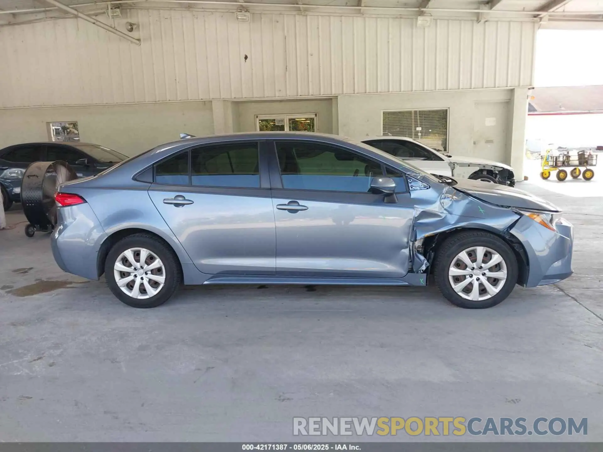 13 Photograph of a damaged car JTDEPRAE6LJ065241 TOYOTA COROLLA 2020