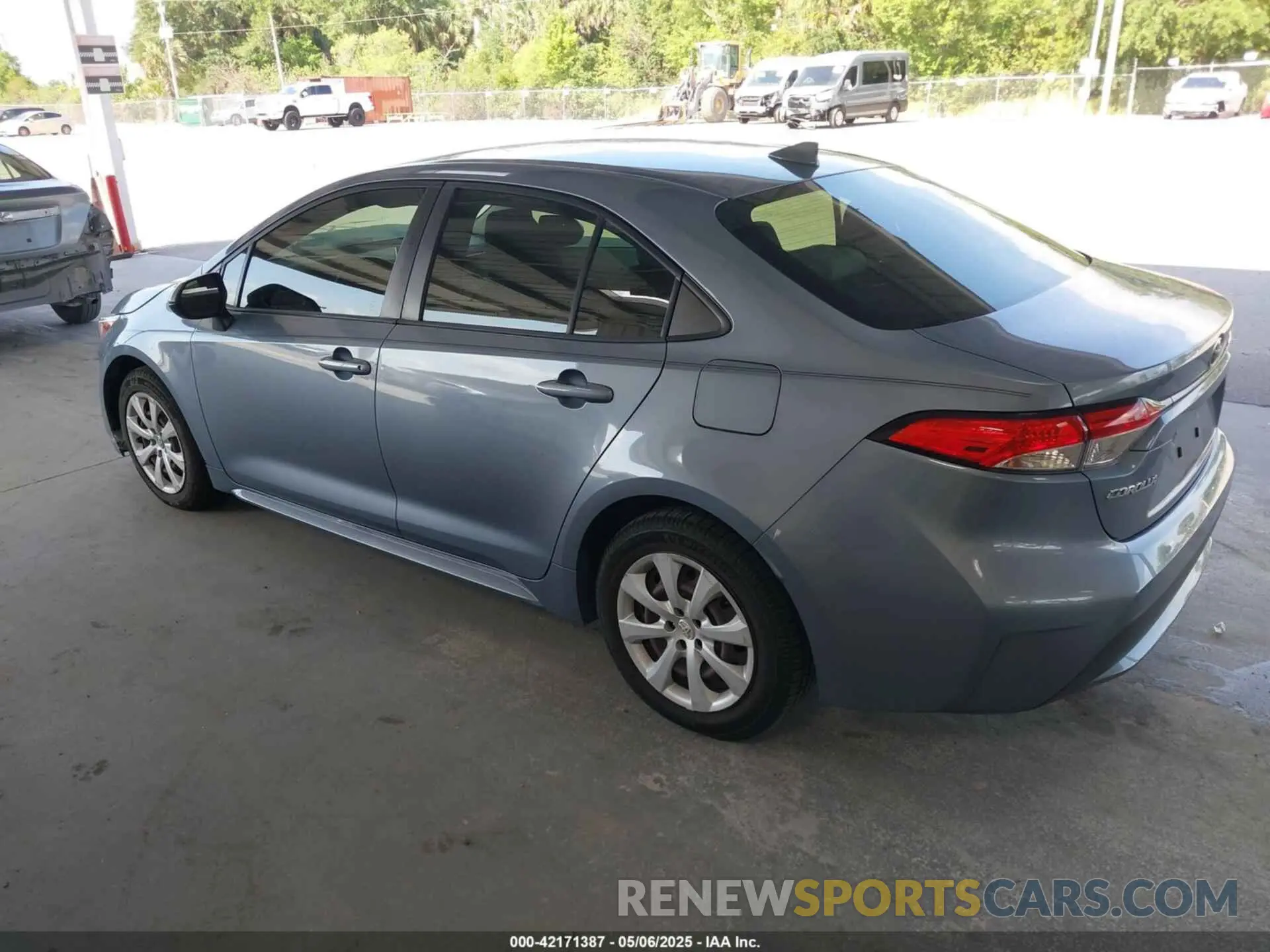 3 Photograph of a damaged car JTDEPRAE6LJ065241 TOYOTA COROLLA 2020