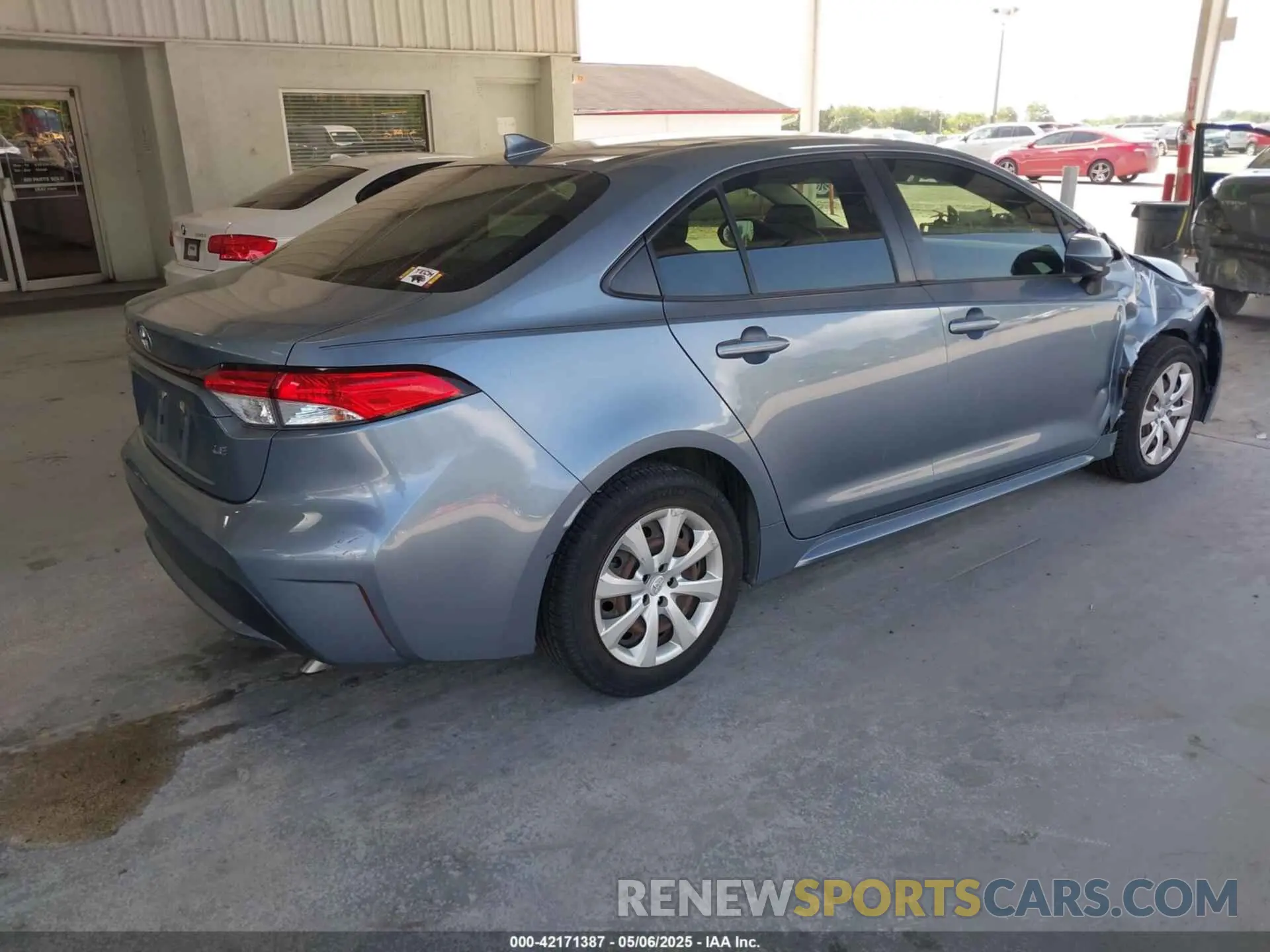4 Photograph of a damaged car JTDEPRAE6LJ065241 TOYOTA COROLLA 2020
