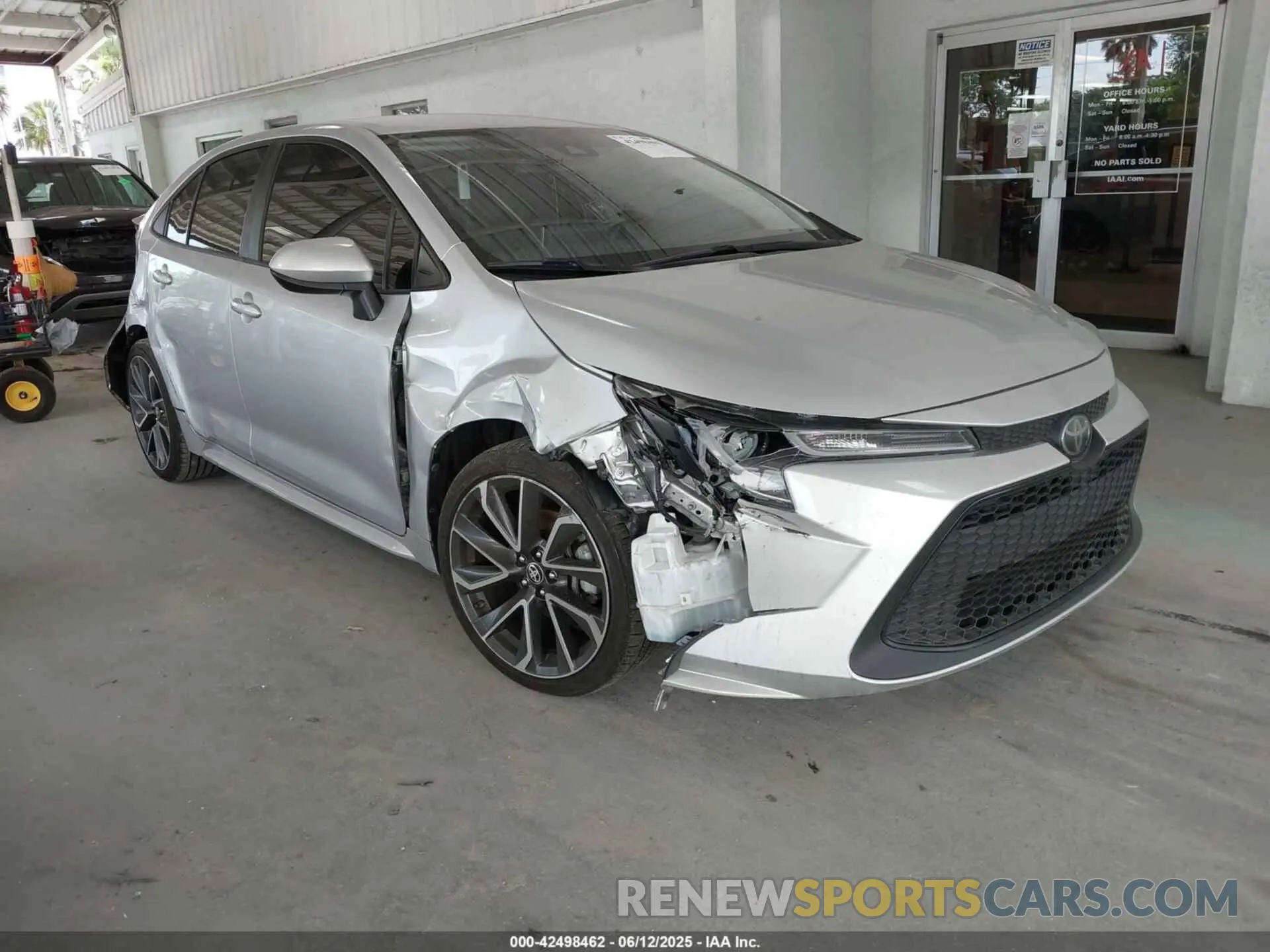1 Photograph of a damaged car JTDEPRAE6LJ070679 TOYOTA COROLLA 2020