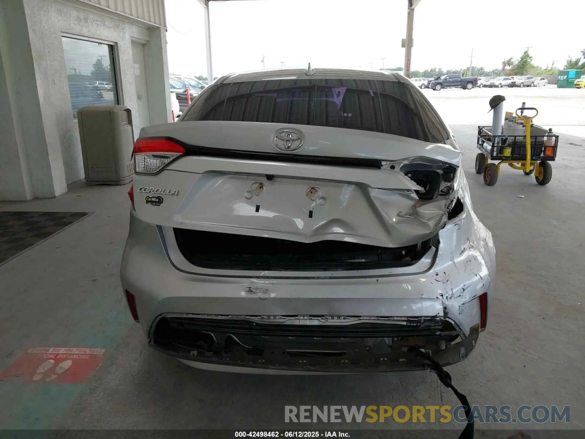 16 Photograph of a damaged car JTDEPRAE6LJ070679 TOYOTA COROLLA 2020