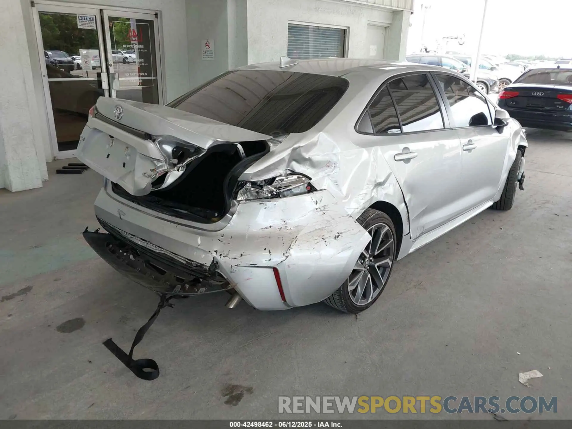 4 Photograph of a damaged car JTDEPRAE6LJ070679 TOYOTA COROLLA 2020