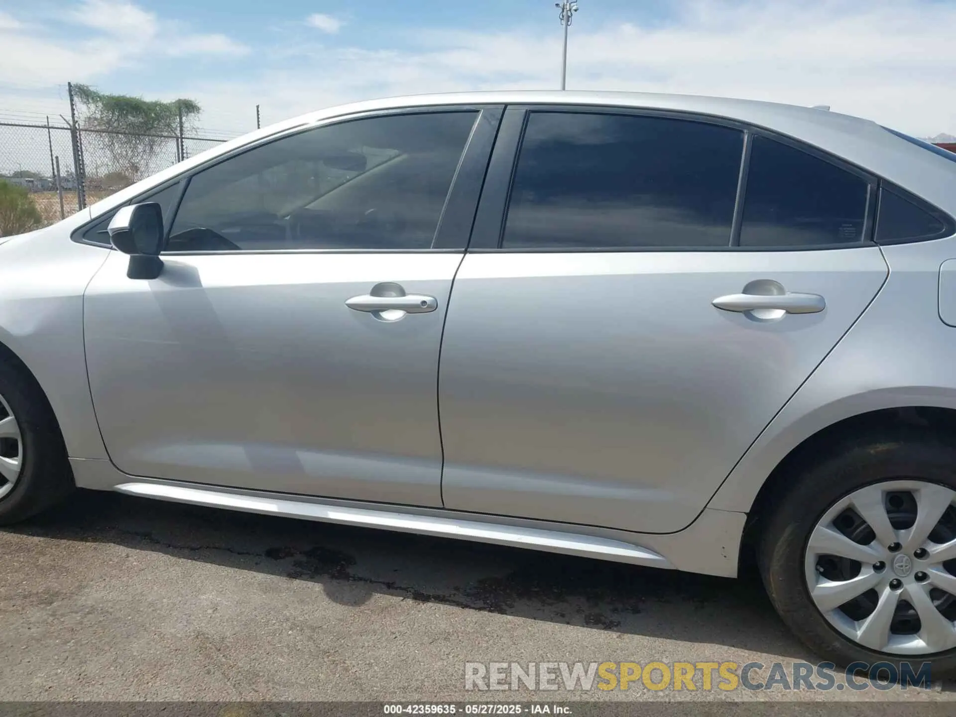 14 Photograph of a damaged car JTDEPRAE6LJ079009 TOYOTA COROLLA 2020