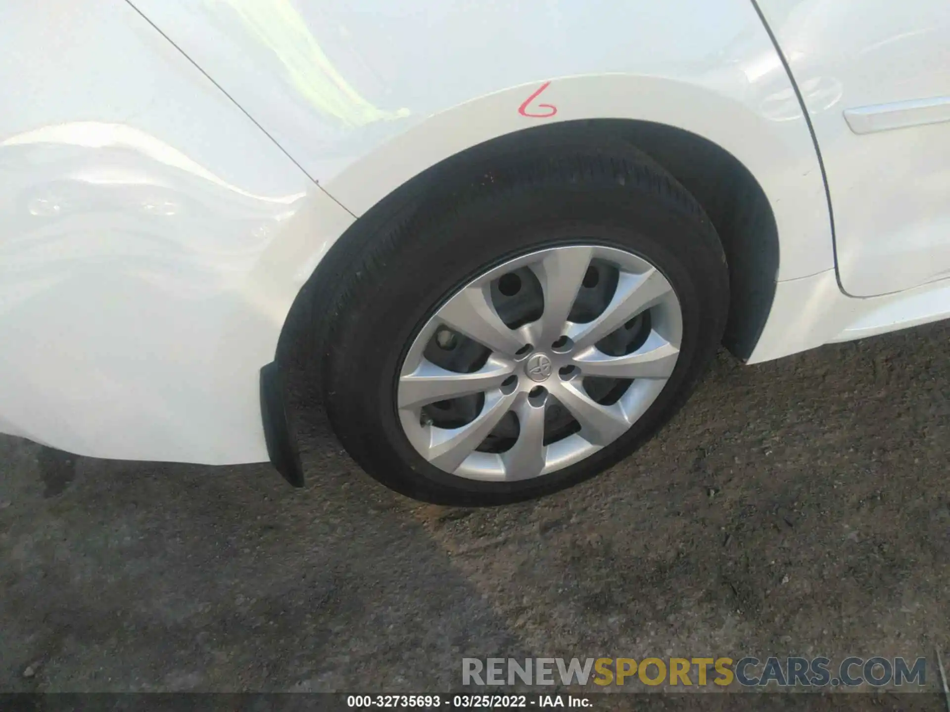 14 Photograph of a damaged car JTDEPRAE6LJ090141 TOYOTA COROLLA 2020