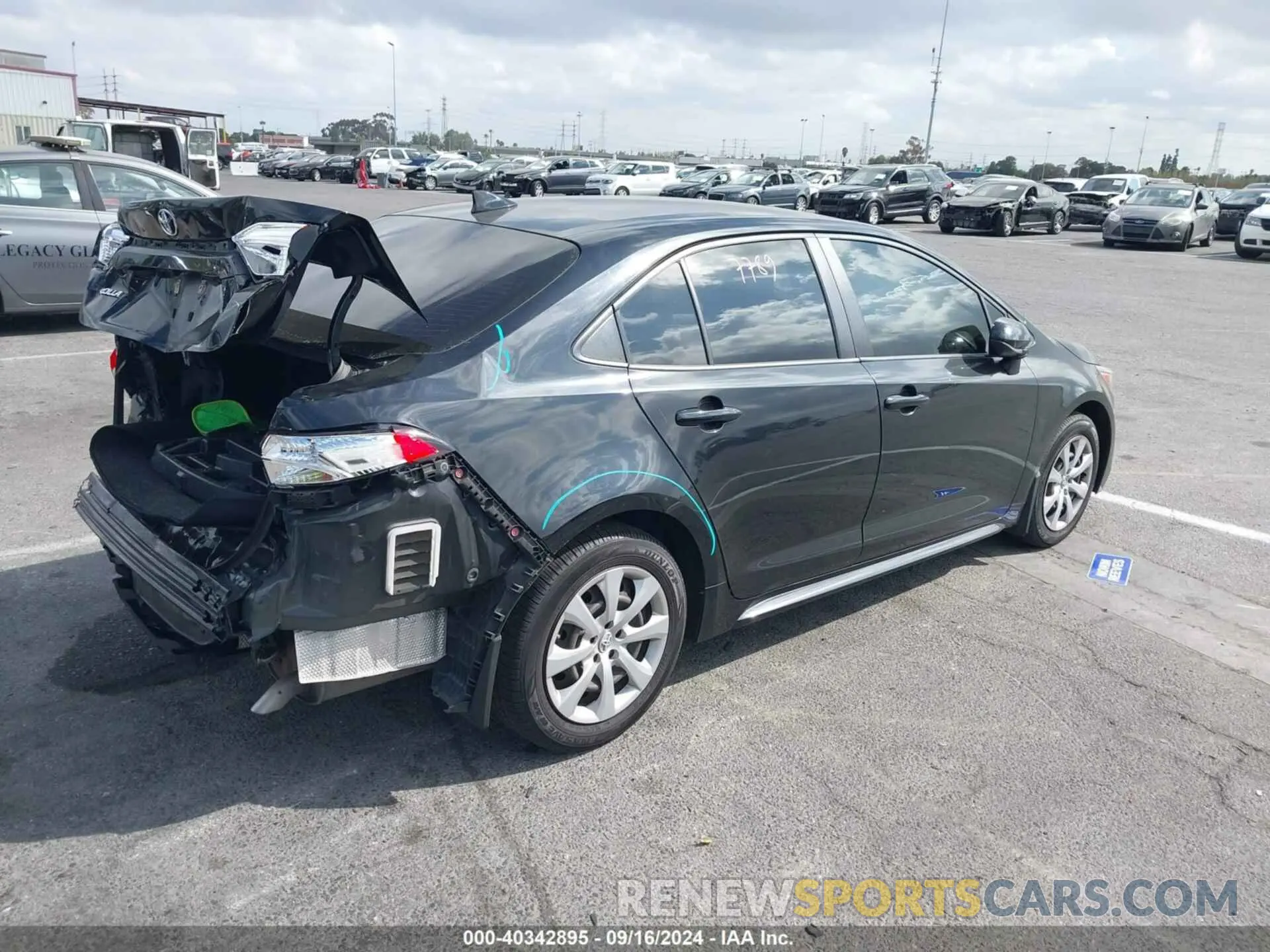 4 Photograph of a damaged car JTDEPRAE6LJ102577 TOYOTA COROLLA 2020