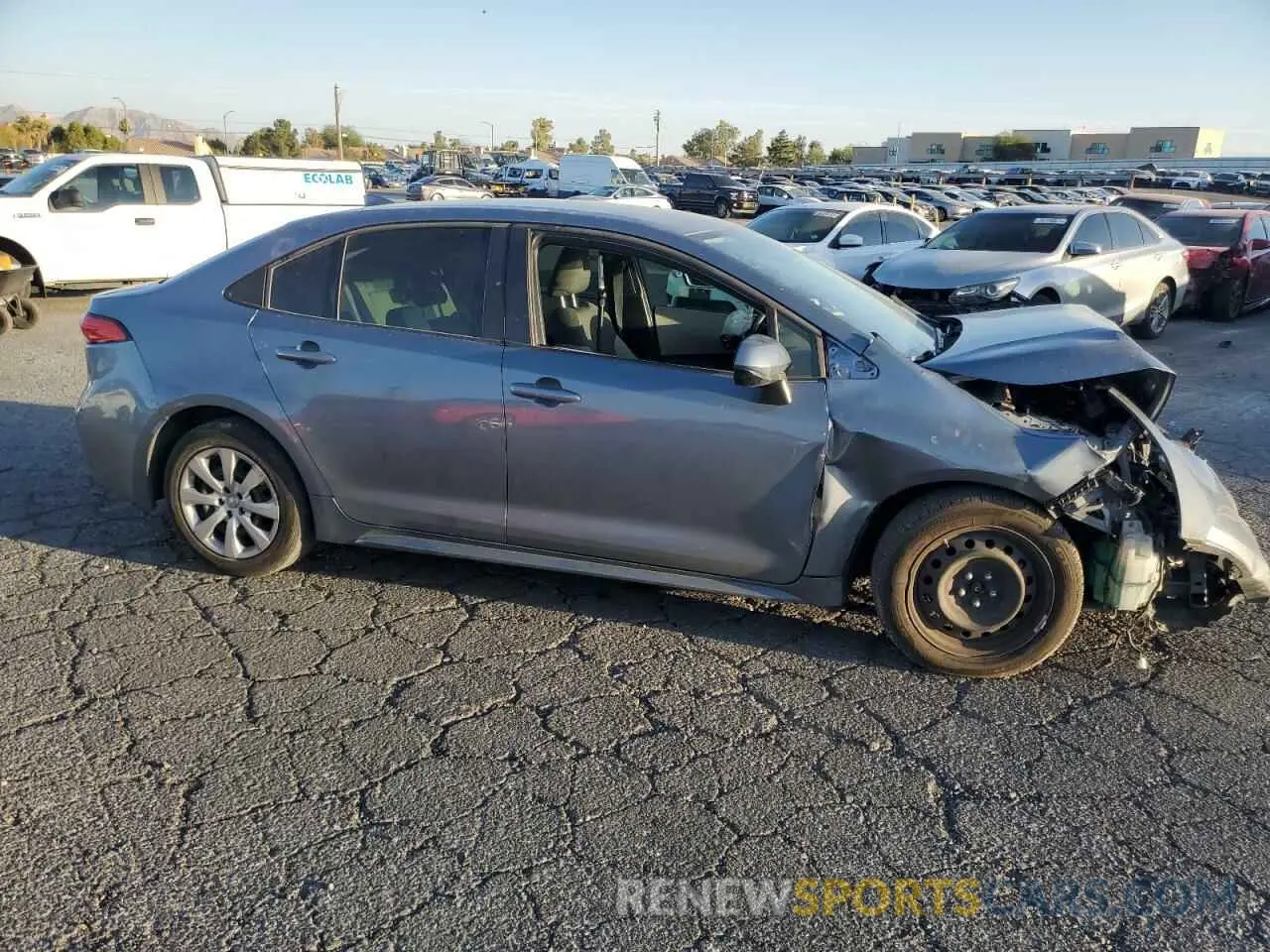 4 Photograph of a damaged car JTDEPRAE6LJ106998 TOYOTA COROLLA 2020