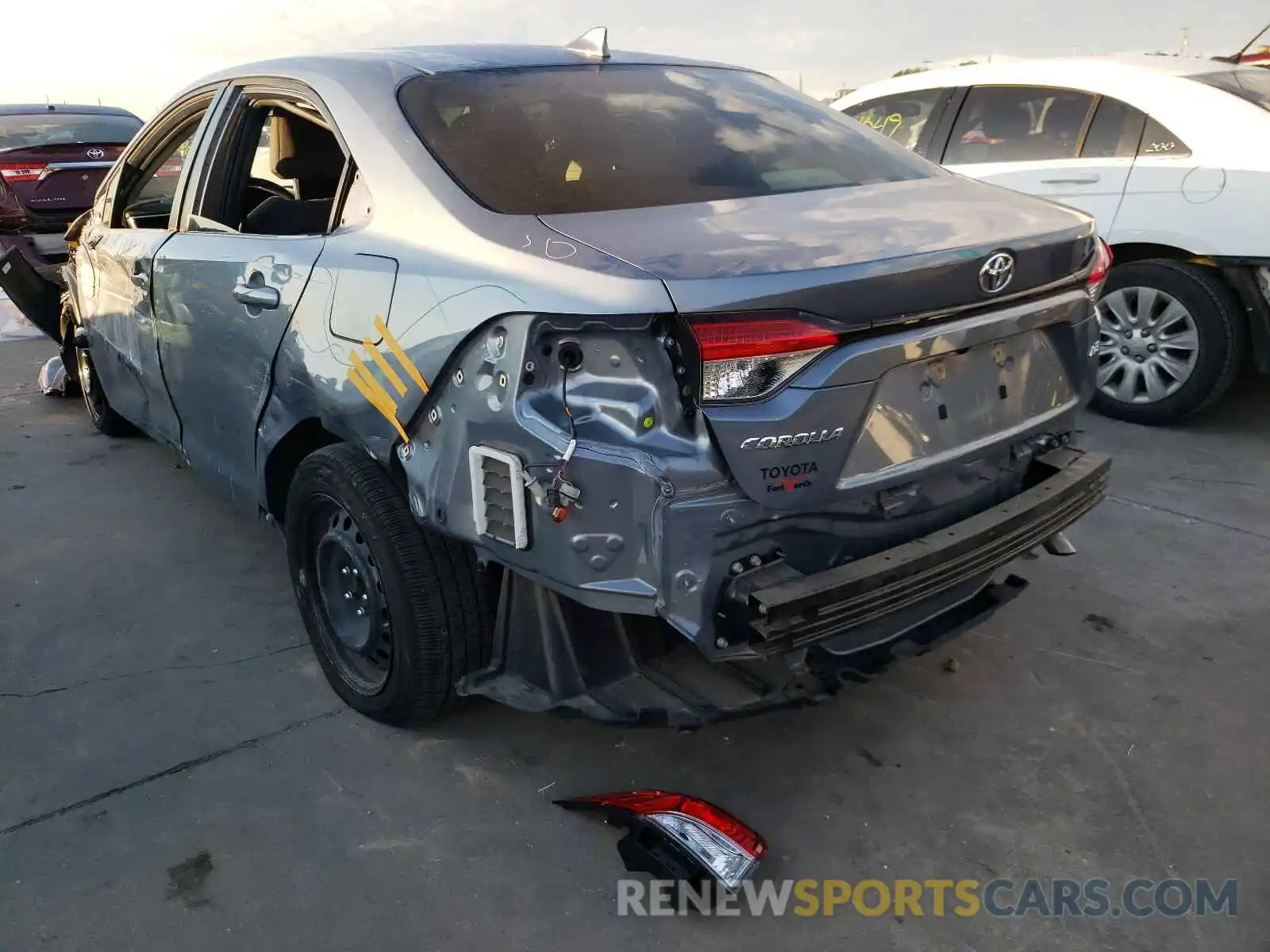 3 Photograph of a damaged car JTDEPRAE6LJ115300 TOYOTA COROLLA 2020