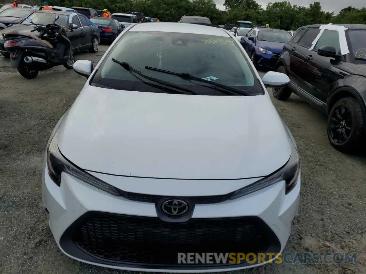 5 Photograph of a damaged car JTDEPRAE7LJ008028 TOYOTA COROLLA 2020