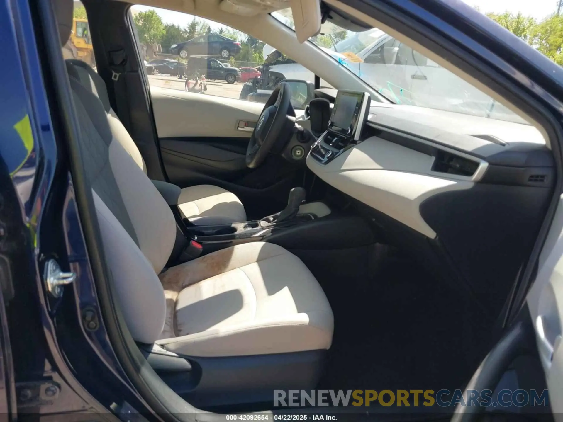 5 Photograph of a damaged car JTDEPRAE7LJ013875 TOYOTA COROLLA 2020
