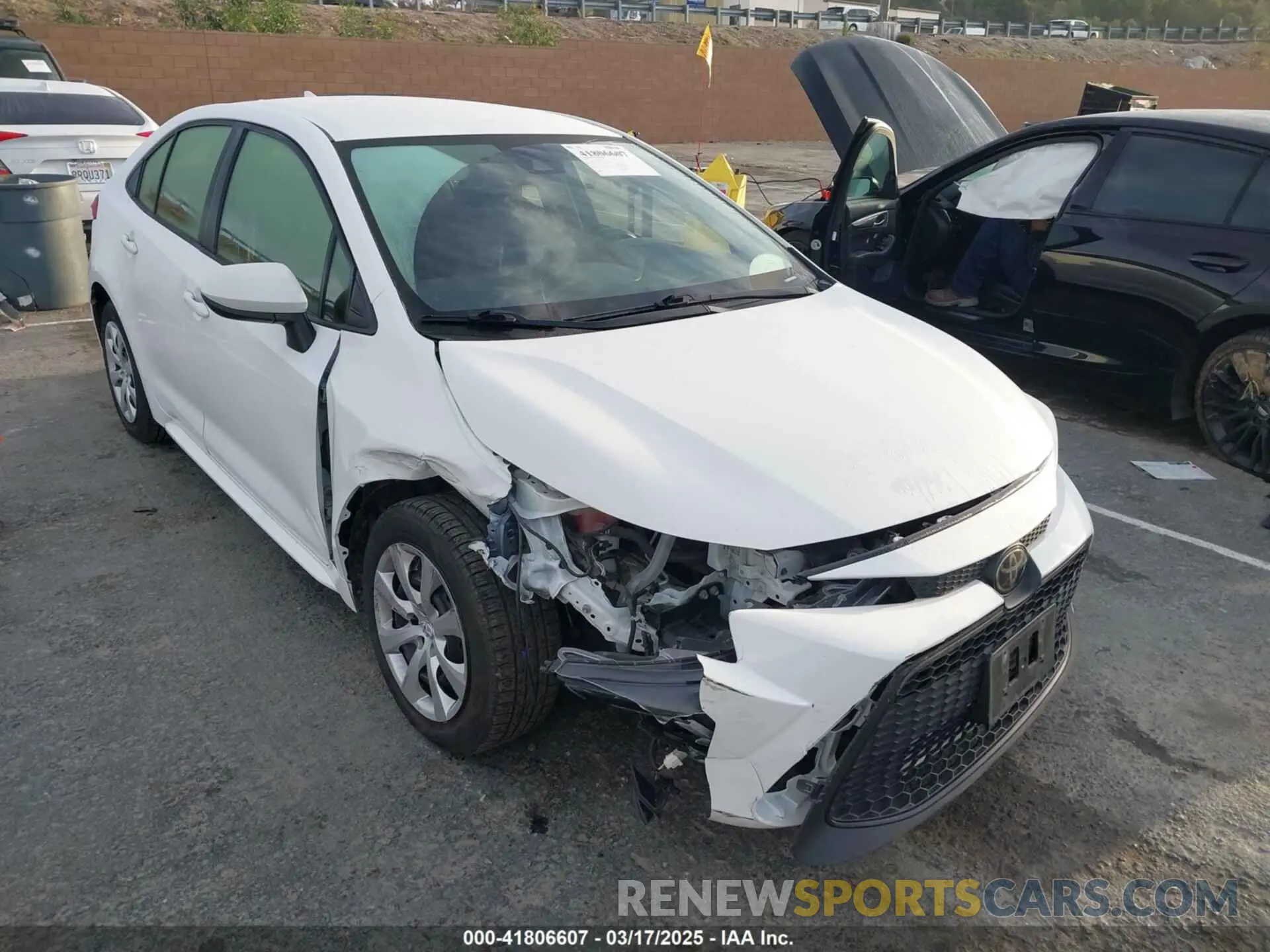 1 Photograph of a damaged car JTDEPRAE7LJ032961 TOYOTA COROLLA 2020