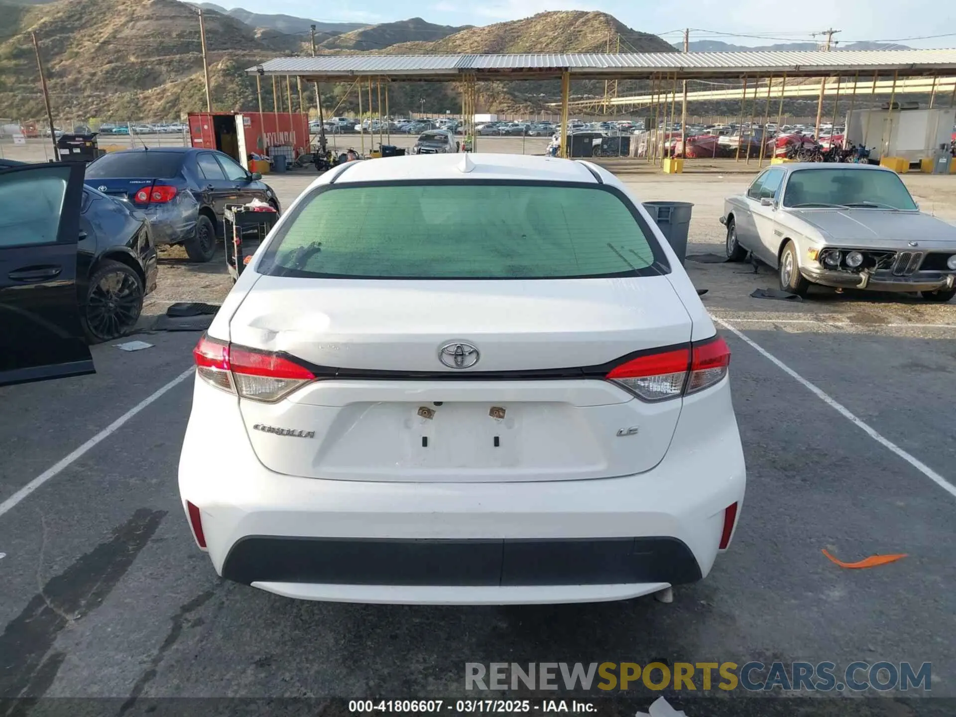16 Photograph of a damaged car JTDEPRAE7LJ032961 TOYOTA COROLLA 2020