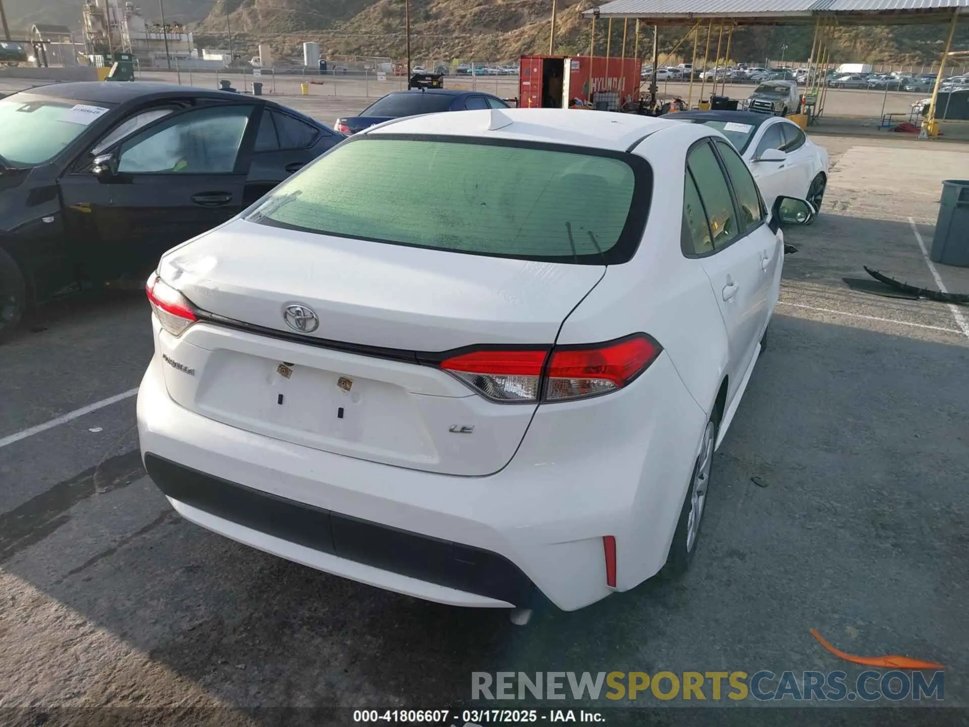 4 Photograph of a damaged car JTDEPRAE7LJ032961 TOYOTA COROLLA 2020