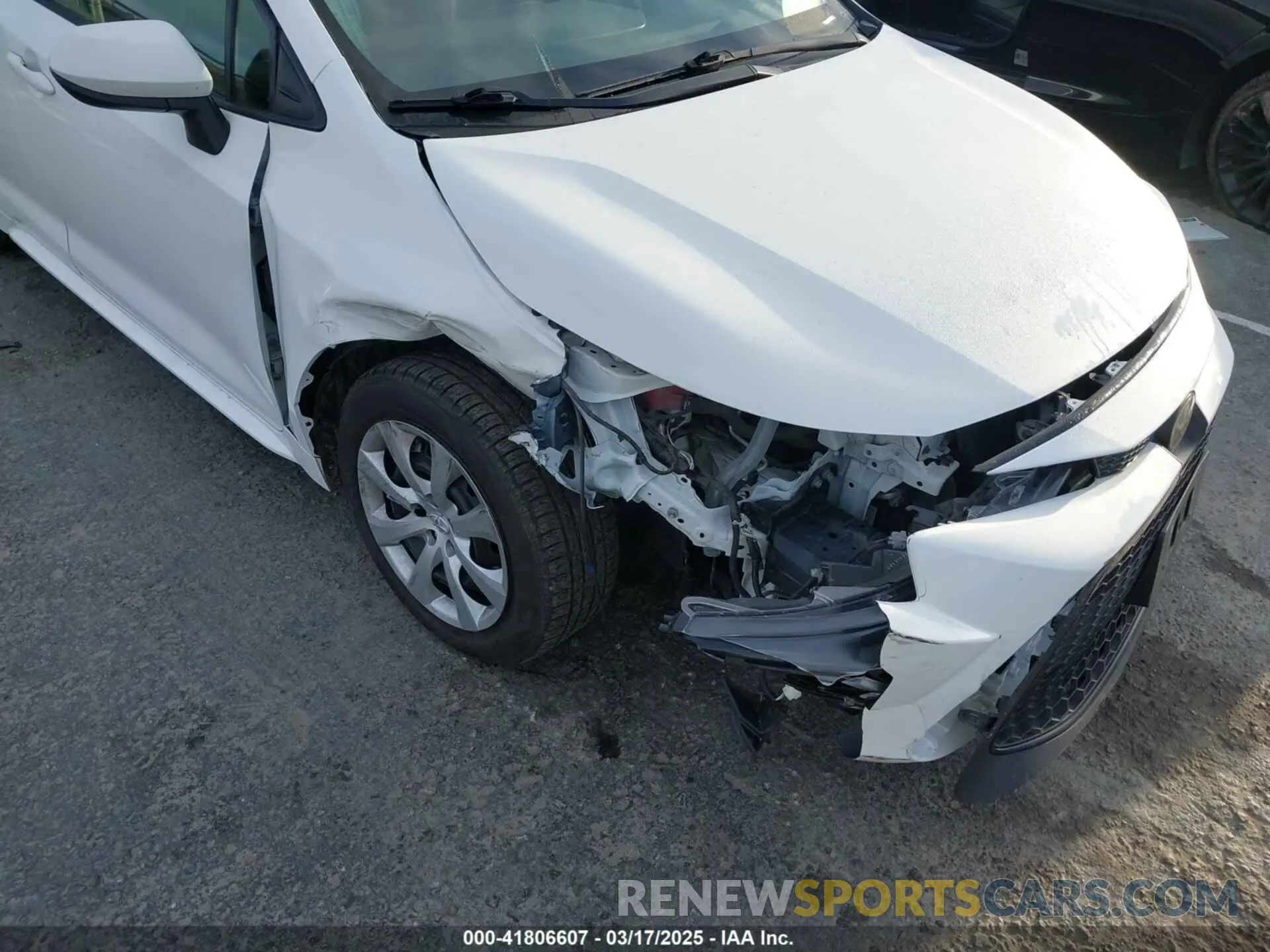 6 Photograph of a damaged car JTDEPRAE7LJ032961 TOYOTA COROLLA 2020