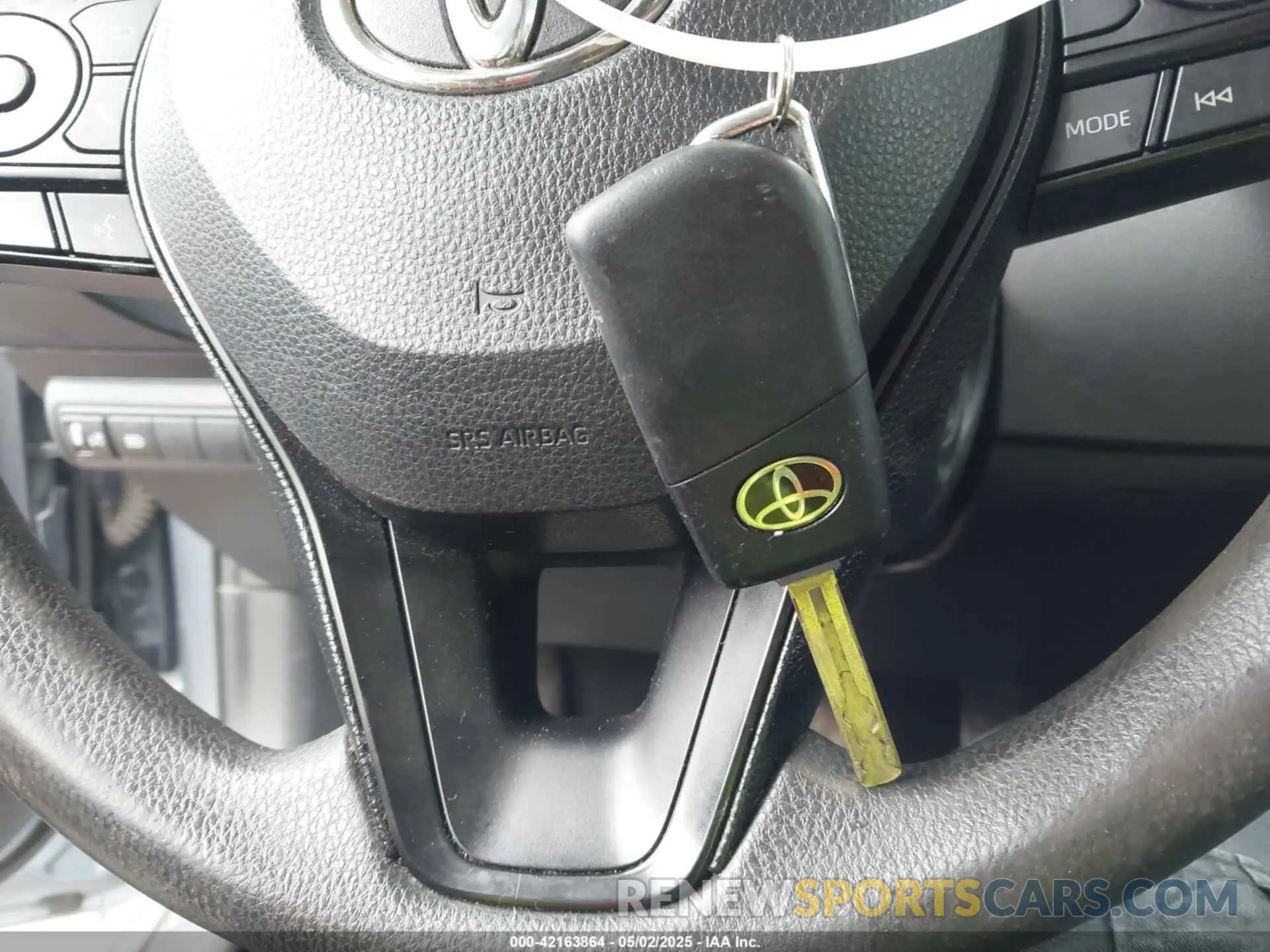 11 Photograph of a damaged car JTDEPRAE7LJ038663 TOYOTA COROLLA 2020