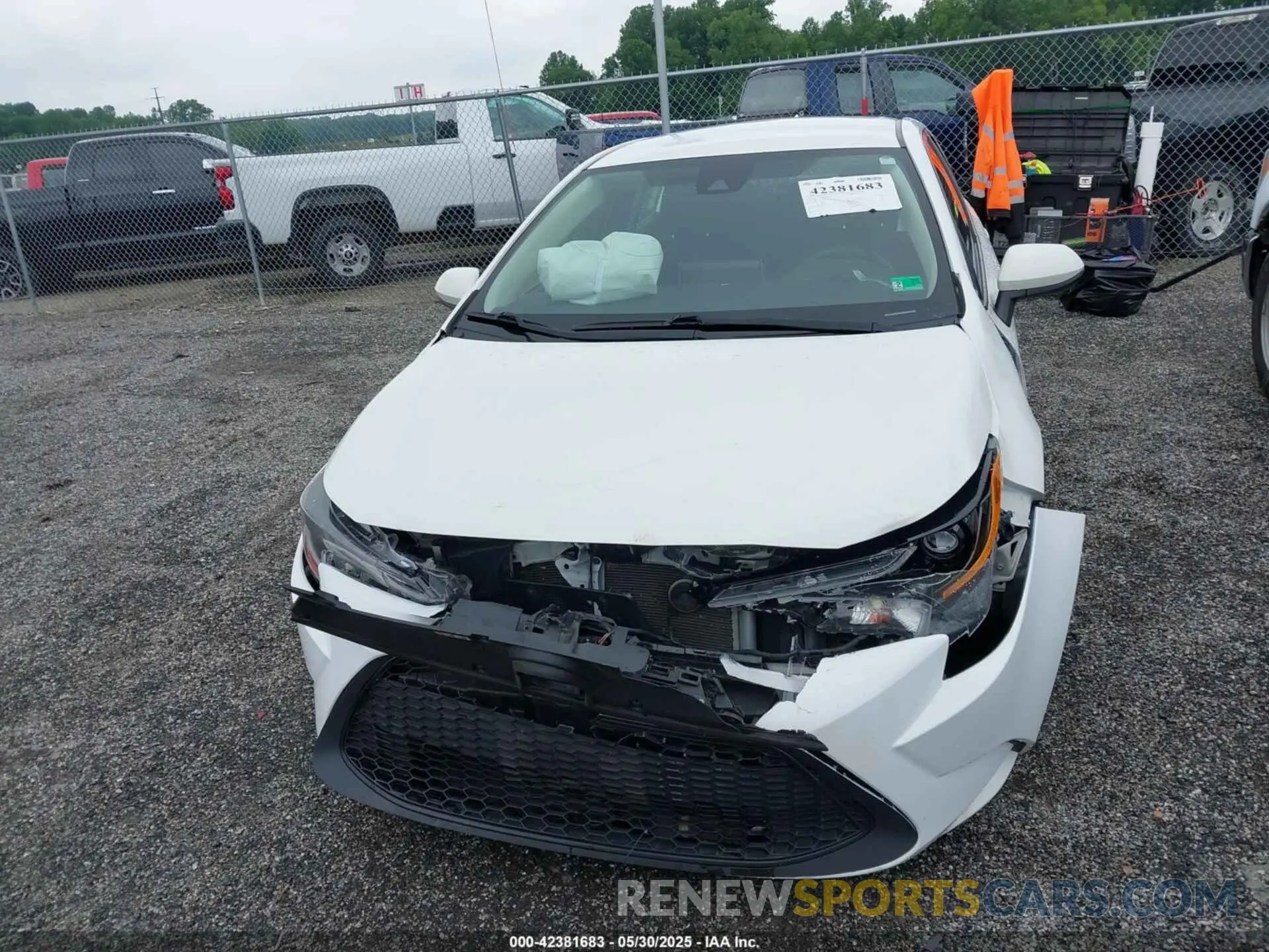 12 Photograph of a damaged car JTDEPRAE7LJ041501 TOYOTA COROLLA 2020