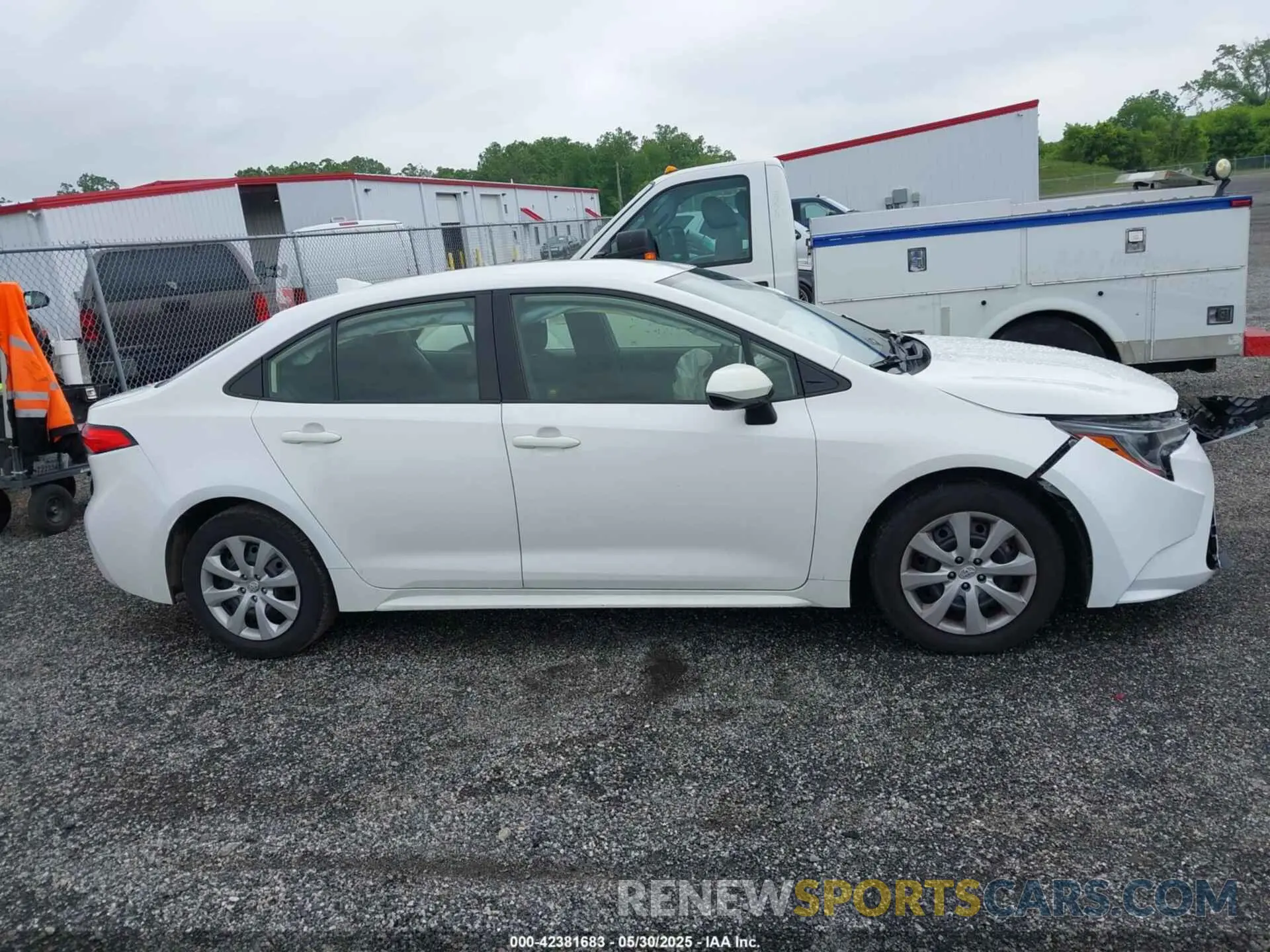 13 Photograph of a damaged car JTDEPRAE7LJ041501 TOYOTA COROLLA 2020