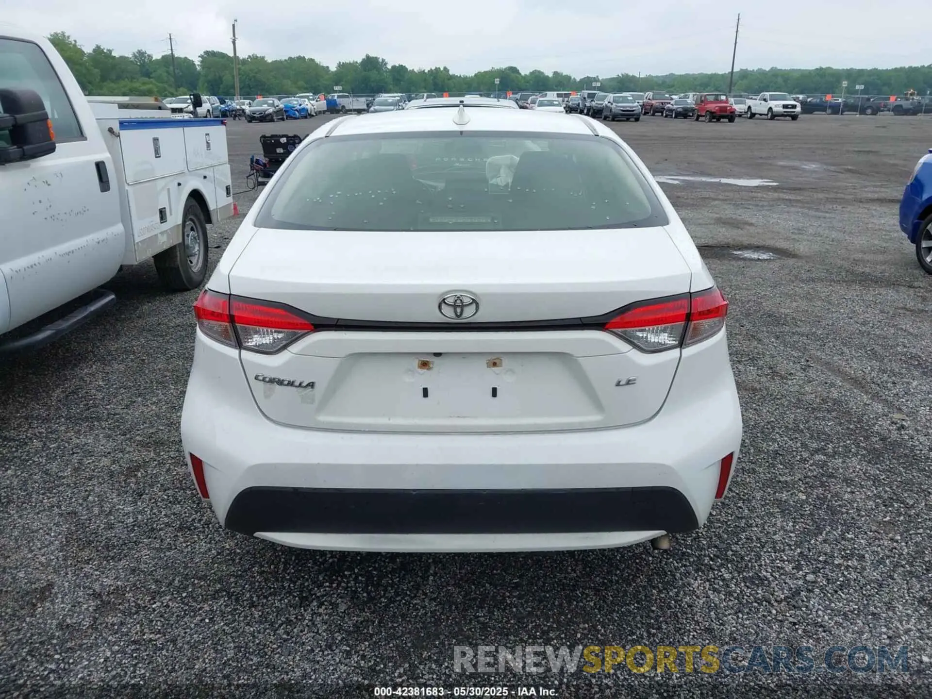 16 Photograph of a damaged car JTDEPRAE7LJ041501 TOYOTA COROLLA 2020