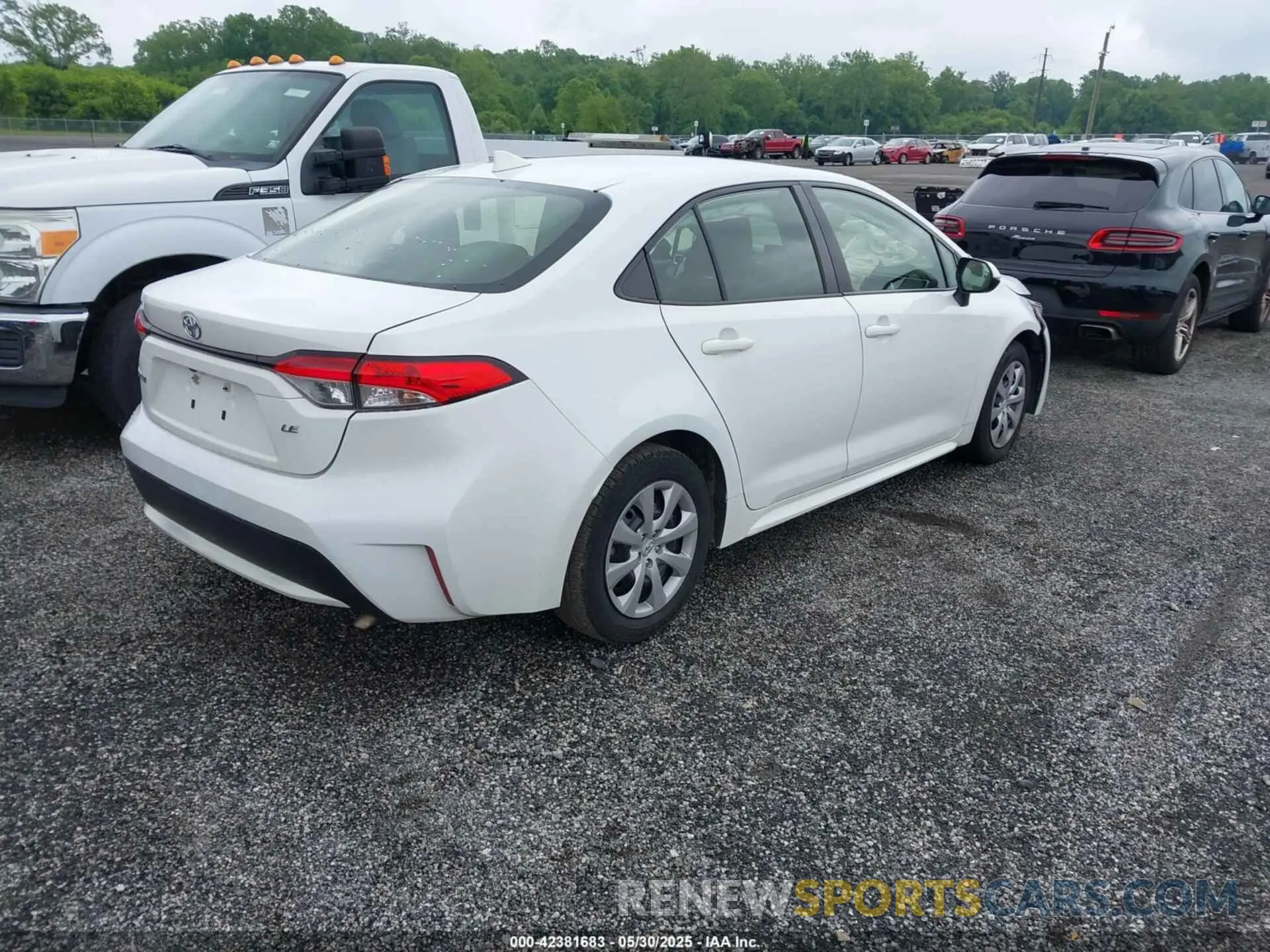 4 Photograph of a damaged car JTDEPRAE7LJ041501 TOYOTA COROLLA 2020