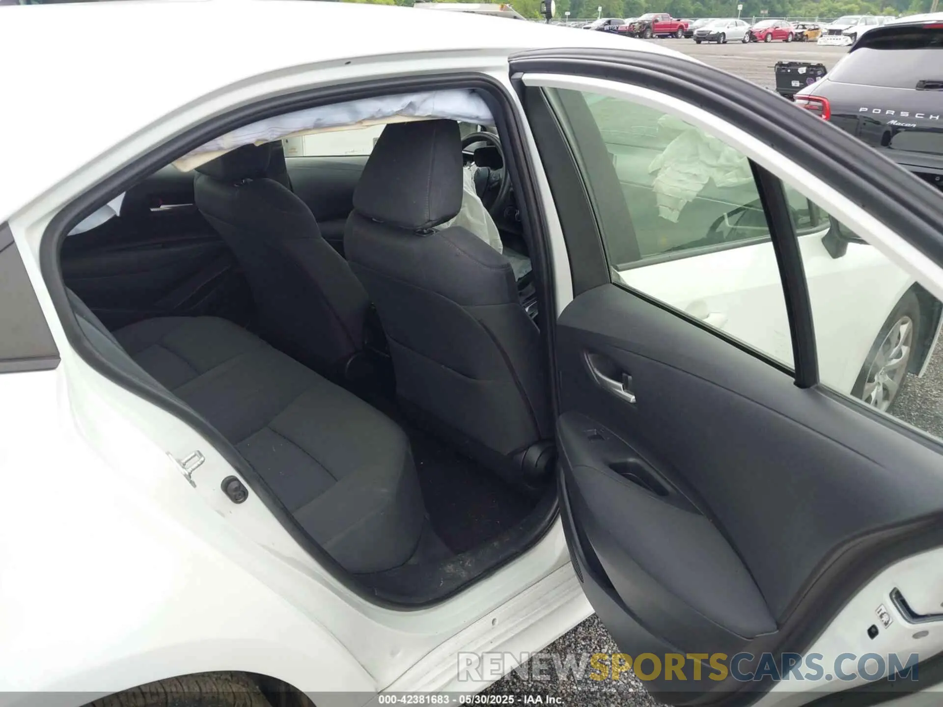 8 Photograph of a damaged car JTDEPRAE7LJ041501 TOYOTA COROLLA 2020