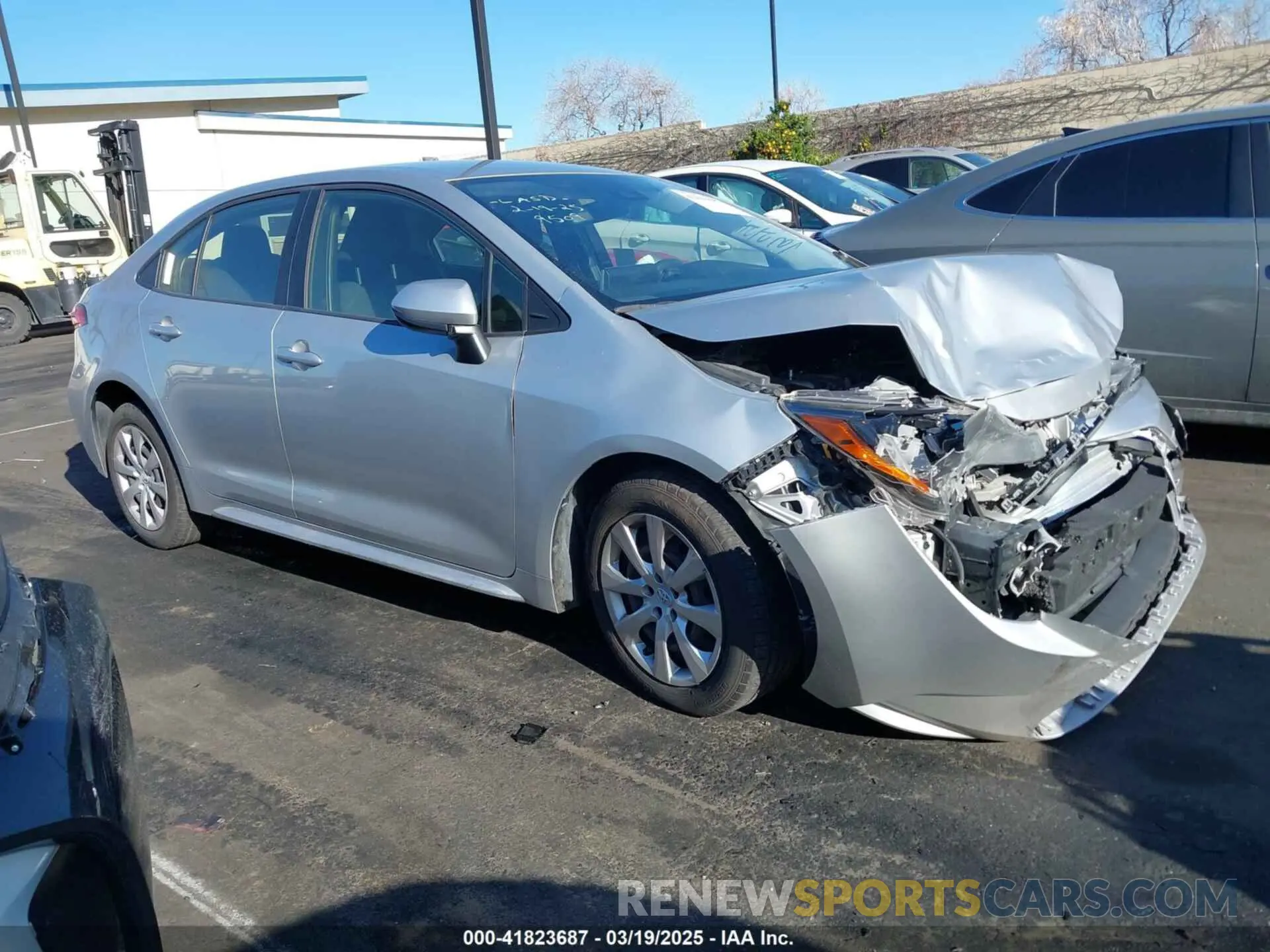13 Photograph of a damaged car JTDEPRAE7LJ042812 TOYOTA COROLLA 2020