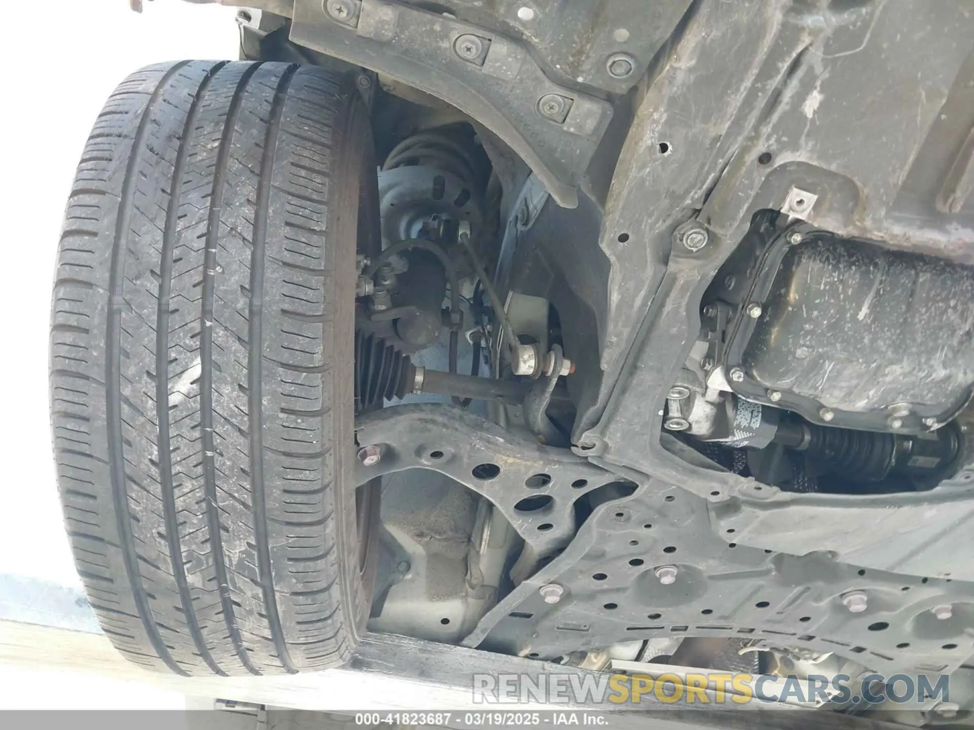 19 Photograph of a damaged car JTDEPRAE7LJ042812 TOYOTA COROLLA 2020