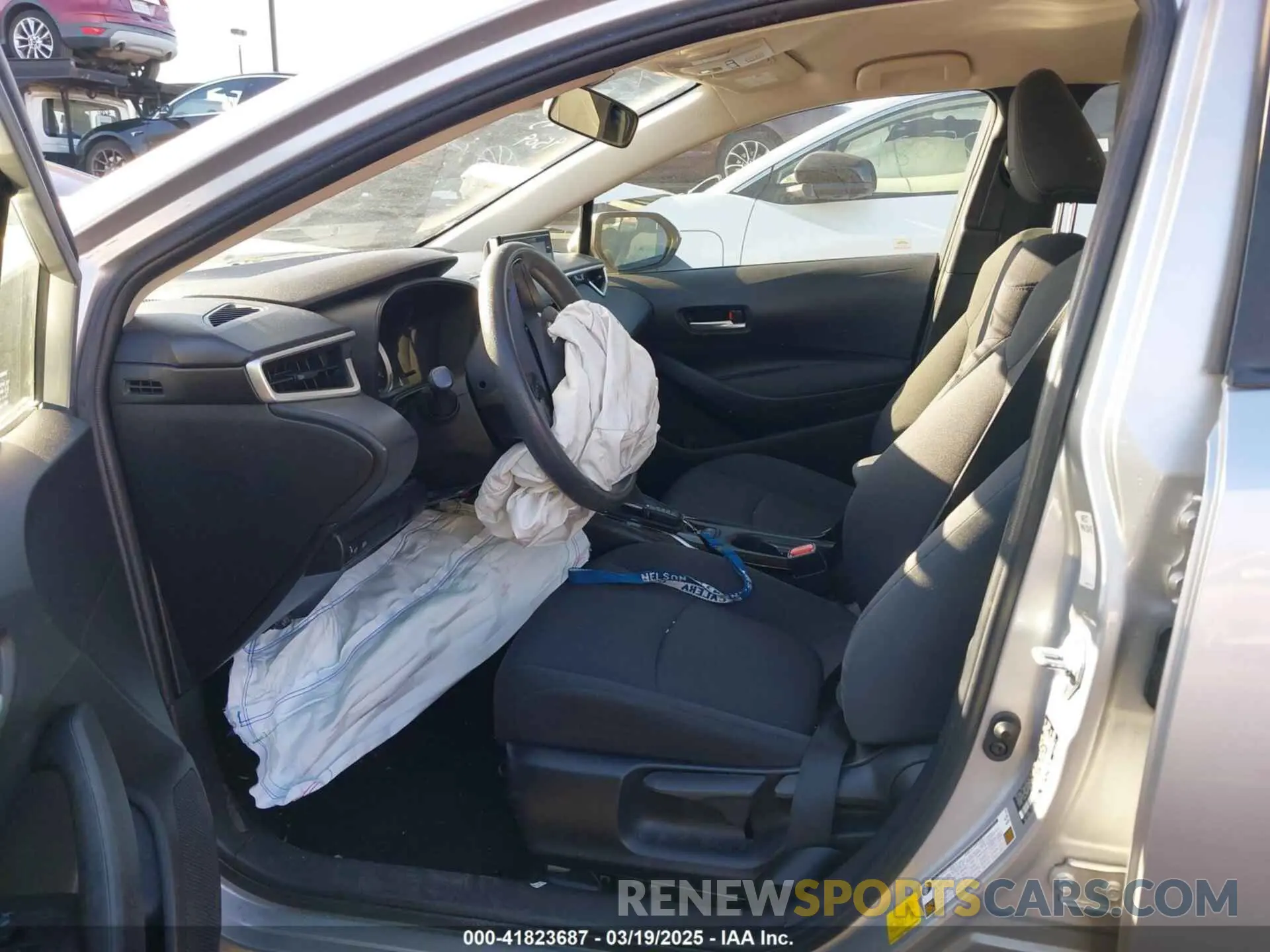 5 Photograph of a damaged car JTDEPRAE7LJ042812 TOYOTA COROLLA 2020