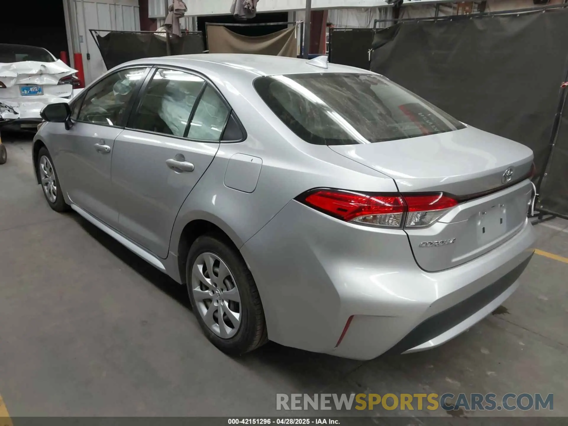 3 Photograph of a damaged car JTDEPRAE7LJ055205 TOYOTA COROLLA 2020