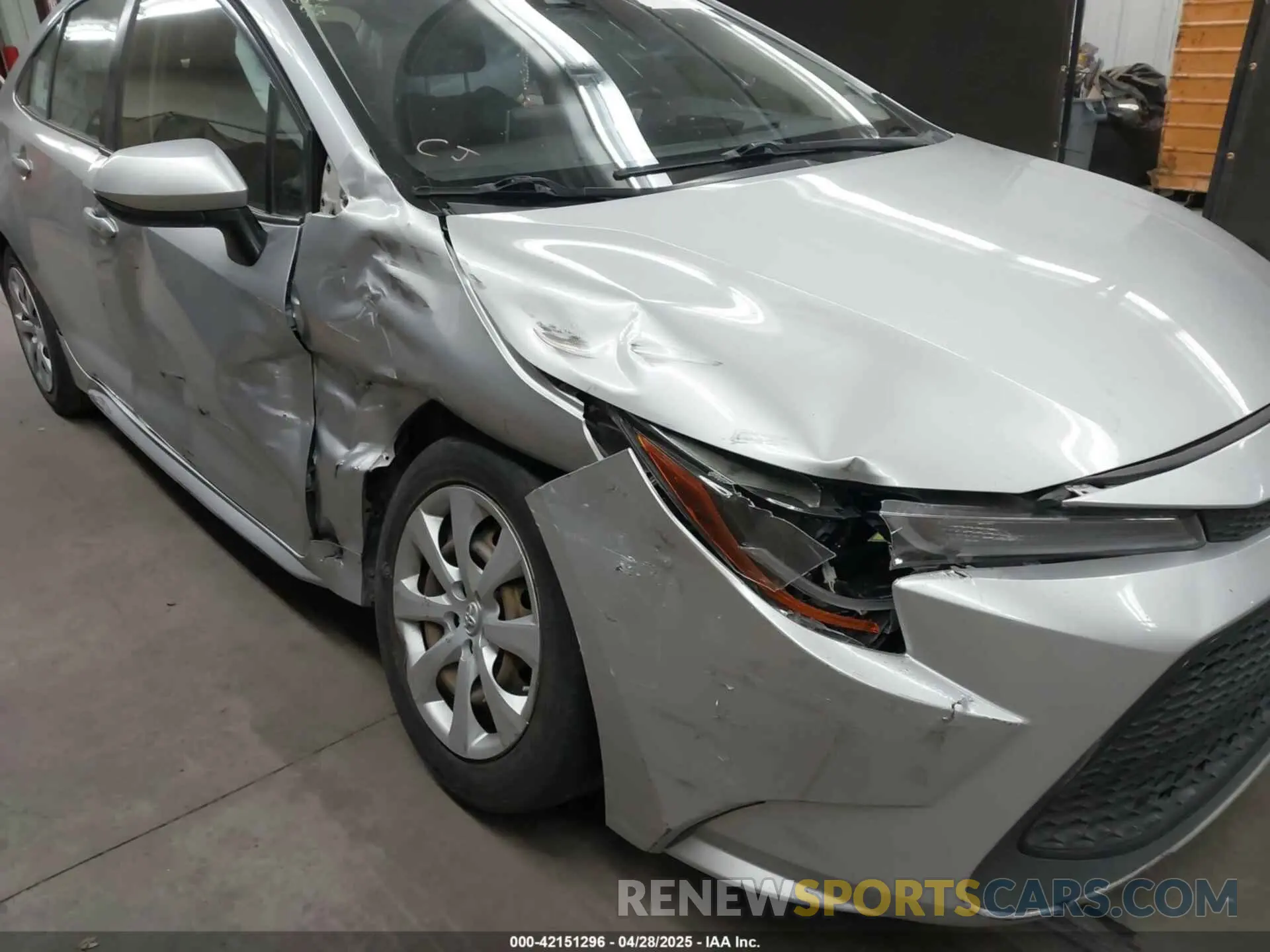 6 Photograph of a damaged car JTDEPRAE7LJ055205 TOYOTA COROLLA 2020