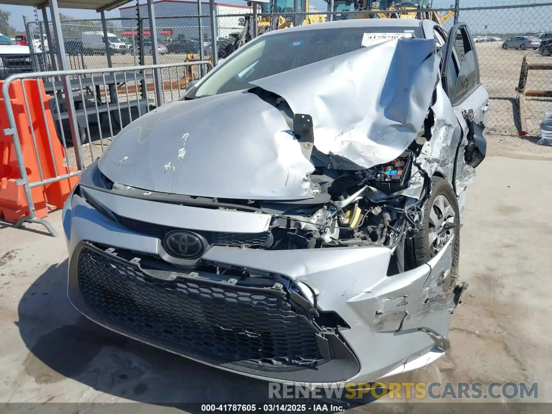 12 Photograph of a damaged car JTDEPRAE7LJ055933 TOYOTA COROLLA 2020