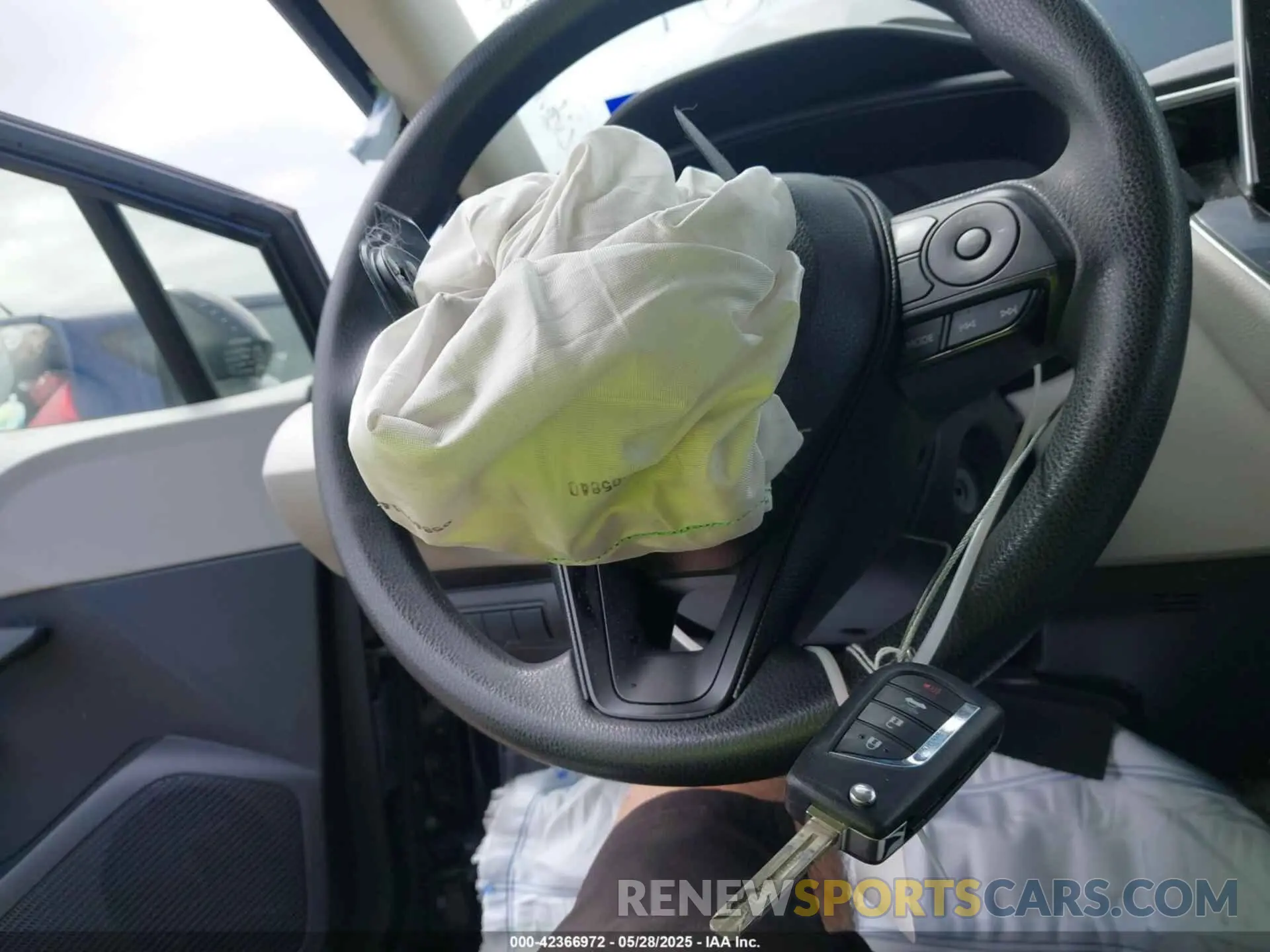 11 Photograph of a damaged car JTDEPRAE7LJ061862 TOYOTA COROLLA 2020