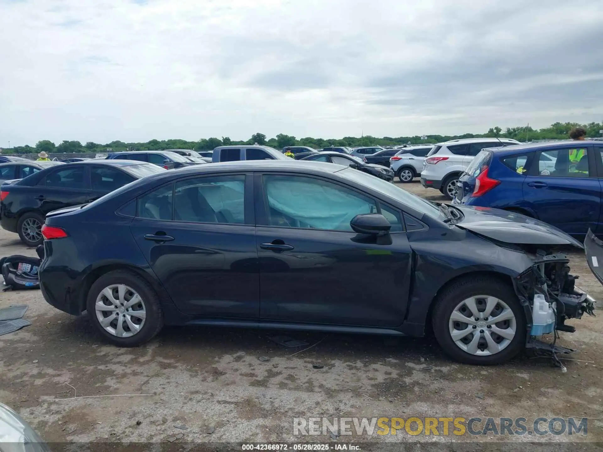 13 Photograph of a damaged car JTDEPRAE7LJ061862 TOYOTA COROLLA 2020