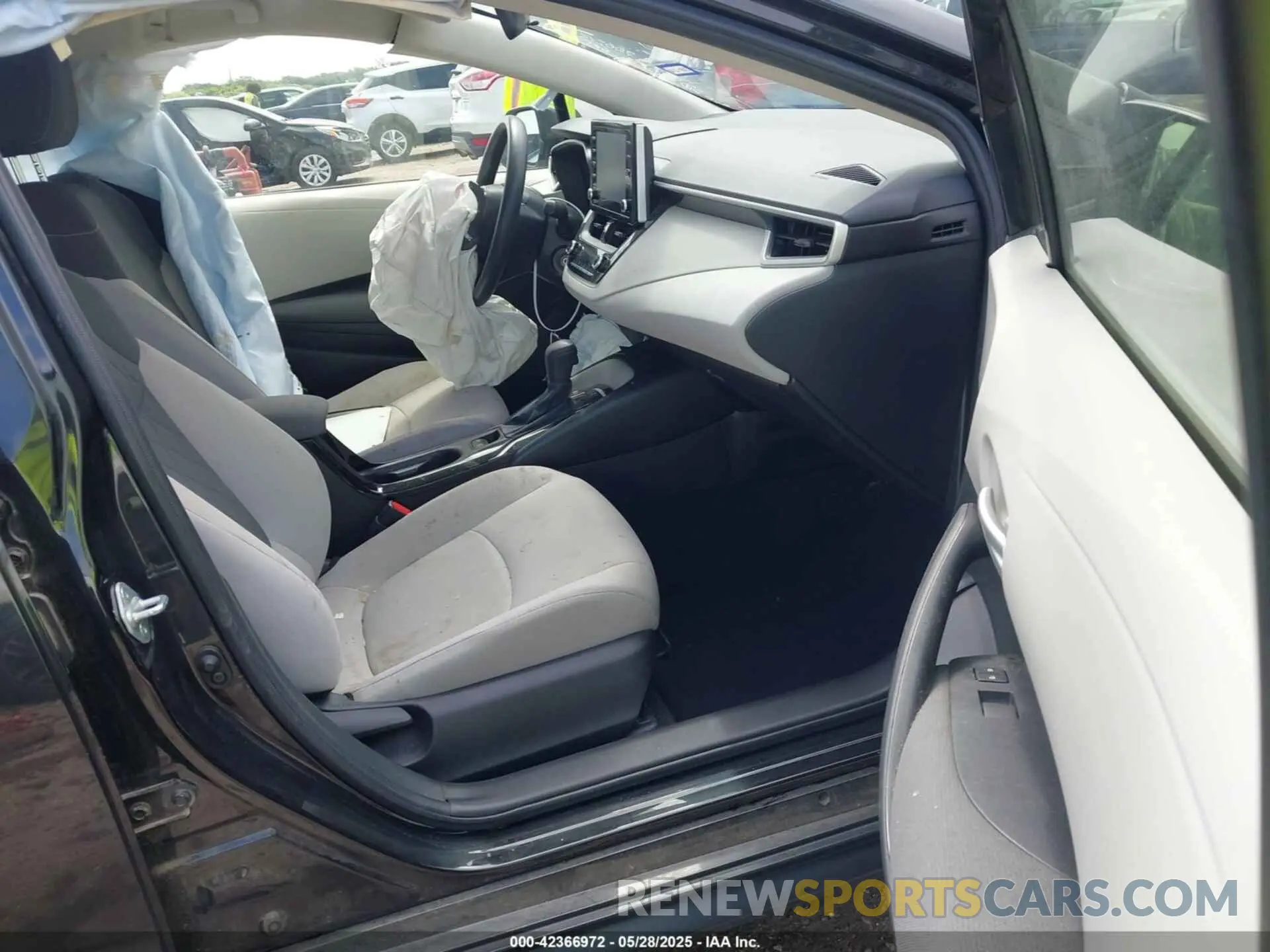 5 Photograph of a damaged car JTDEPRAE7LJ061862 TOYOTA COROLLA 2020