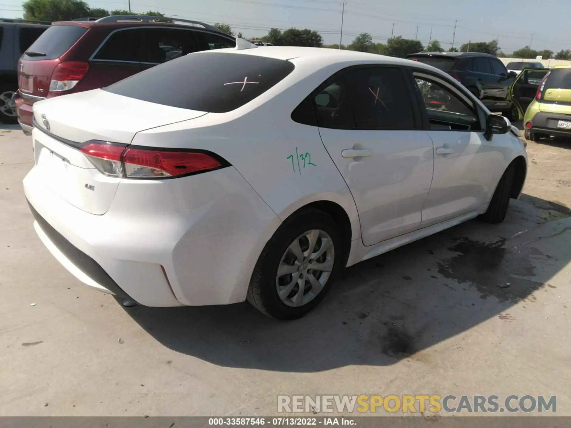 4 Photograph of a damaged car JTDEPRAE7LJ082520 TOYOTA COROLLA 2020