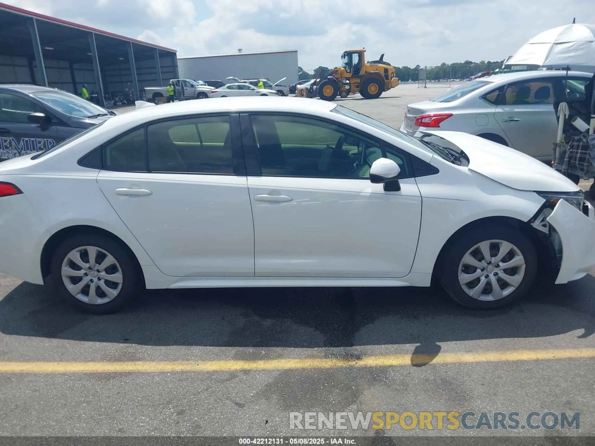 13 Photograph of a damaged car JTDEPRAE7LJ097342 TOYOTA COROLLA 2020