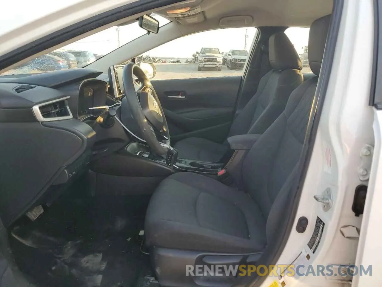 7 Photograph of a damaged car JTDEPRAE7LJ098572 TOYOTA COROLLA 2020