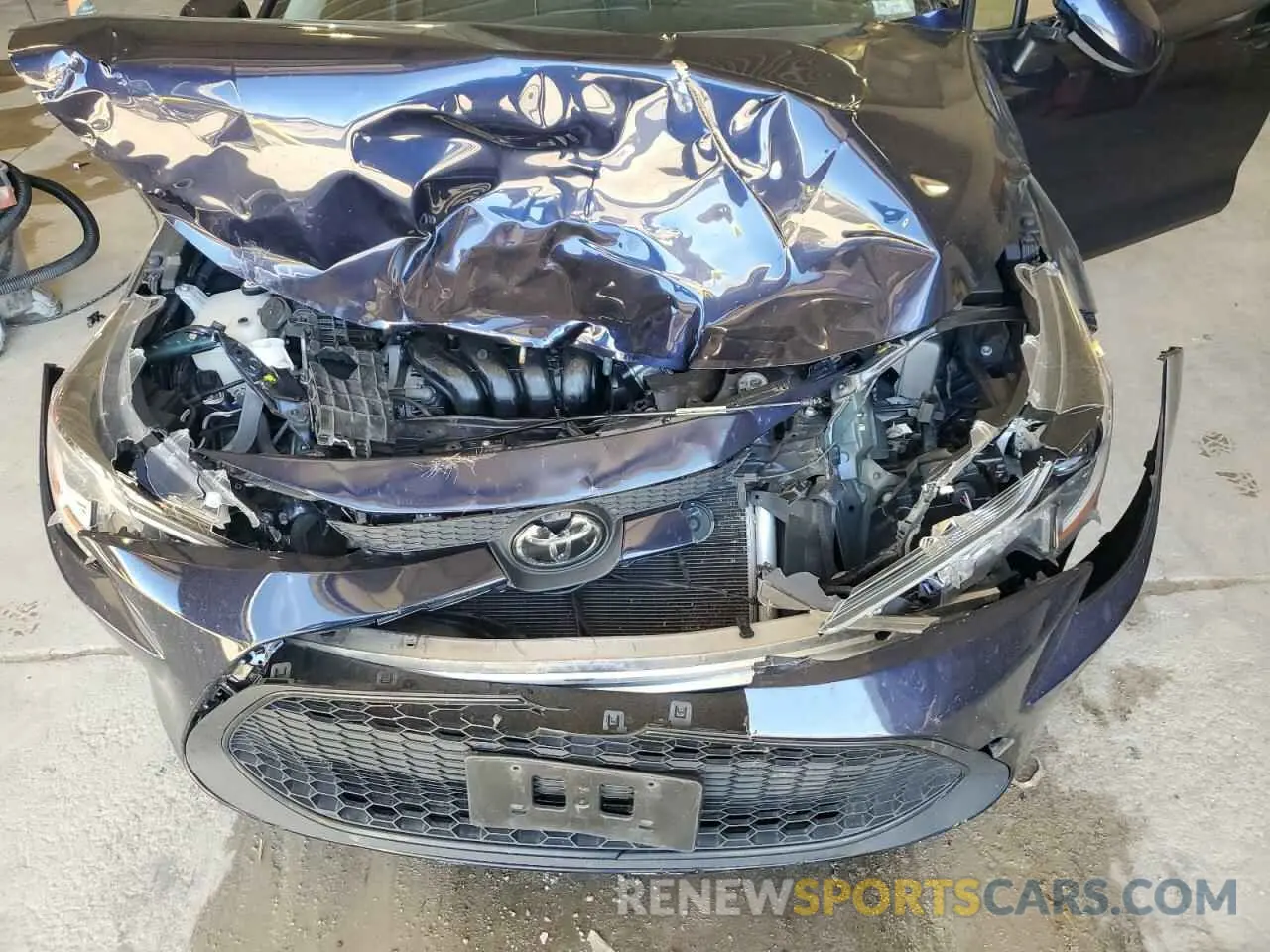 11 Photograph of a damaged car JTDEPRAE7LJ100000 TOYOTA COROLLA 2020