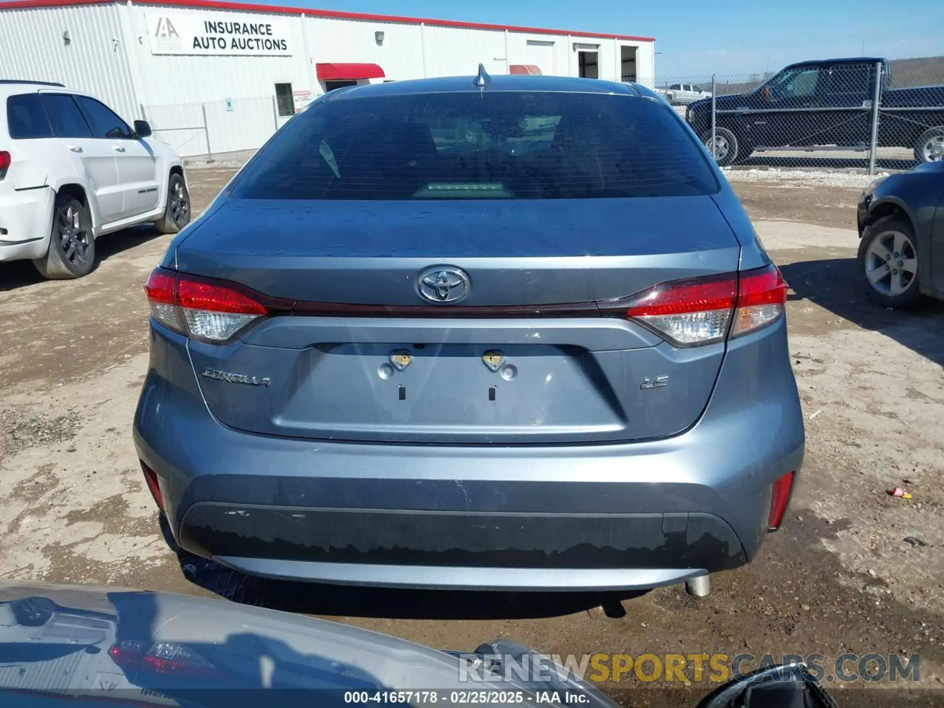 16 Photograph of a damaged car JTDEPRAE7LJ106069 TOYOTA COROLLA 2020