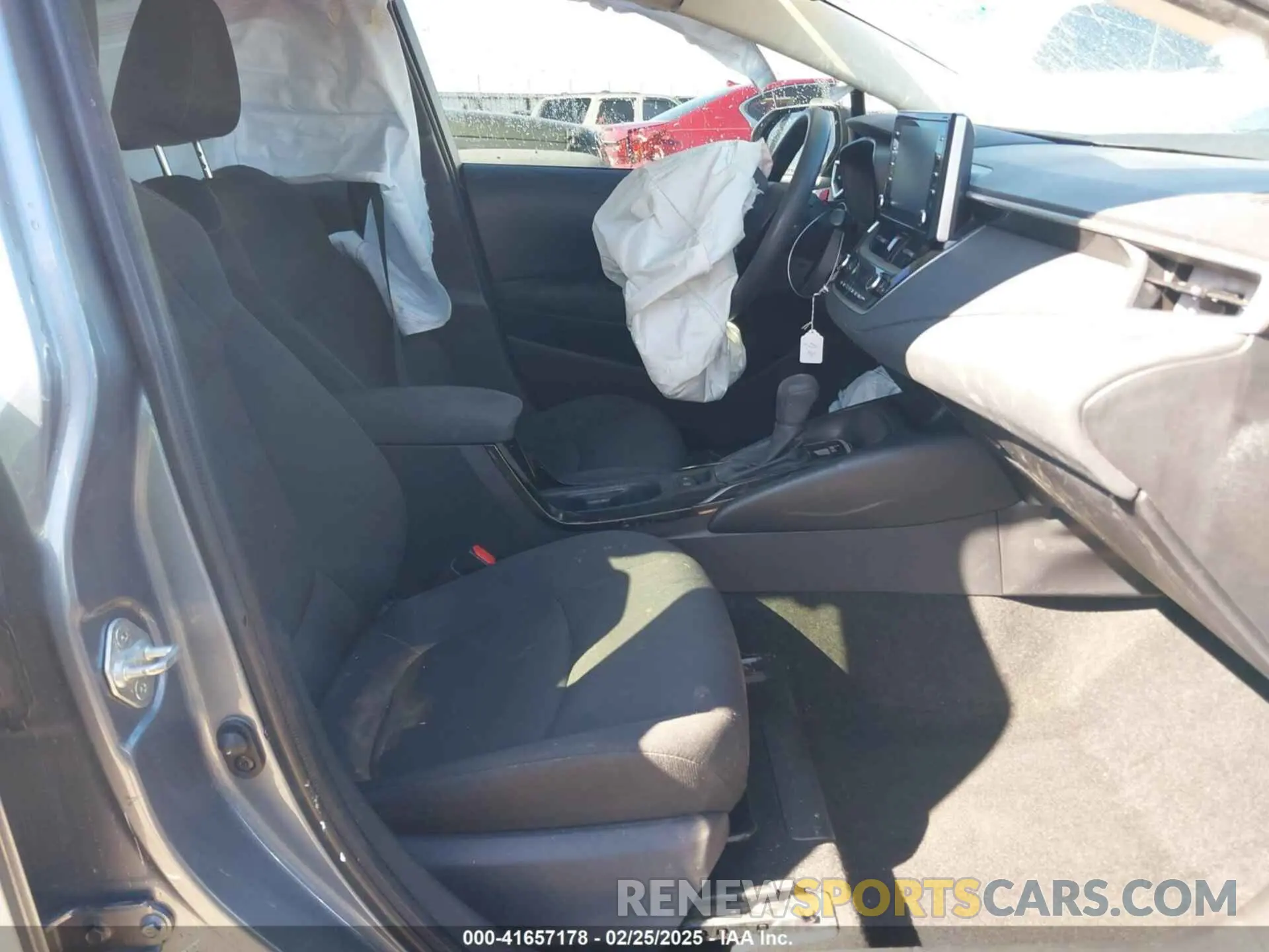 5 Photograph of a damaged car JTDEPRAE7LJ106069 TOYOTA COROLLA 2020
