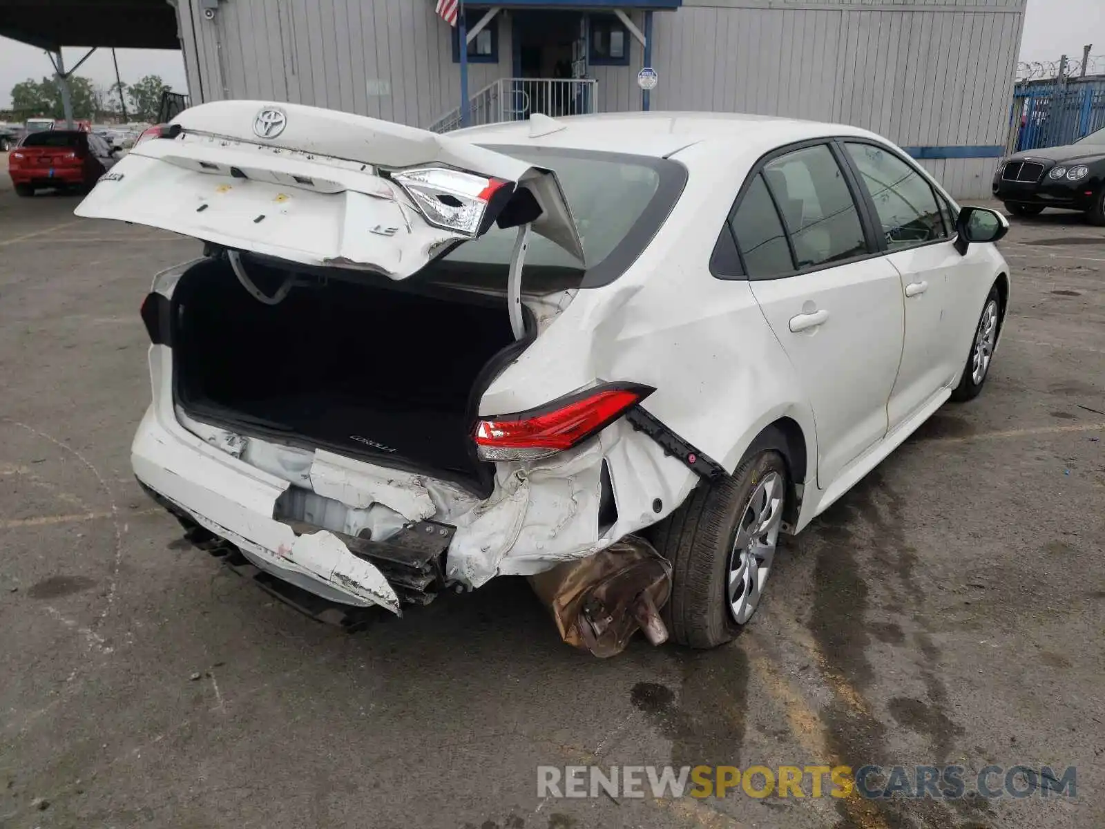 4 Photograph of a damaged car JTDEPRAE7LJ107528 TOYOTA COROLLA 2020