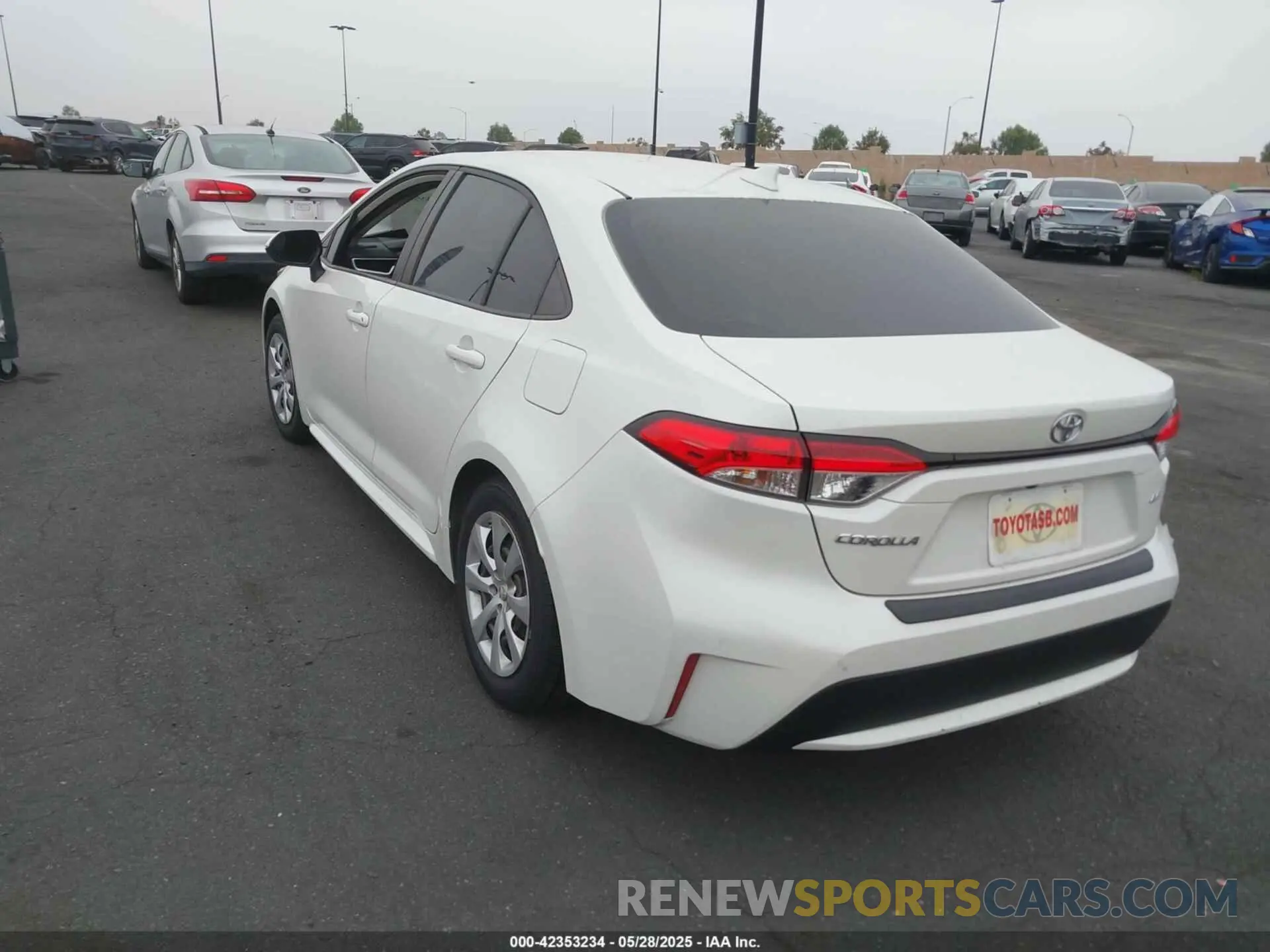 14 Photograph of a damaged car JTDEPRAE7LJ108954 TOYOTA COROLLA 2020