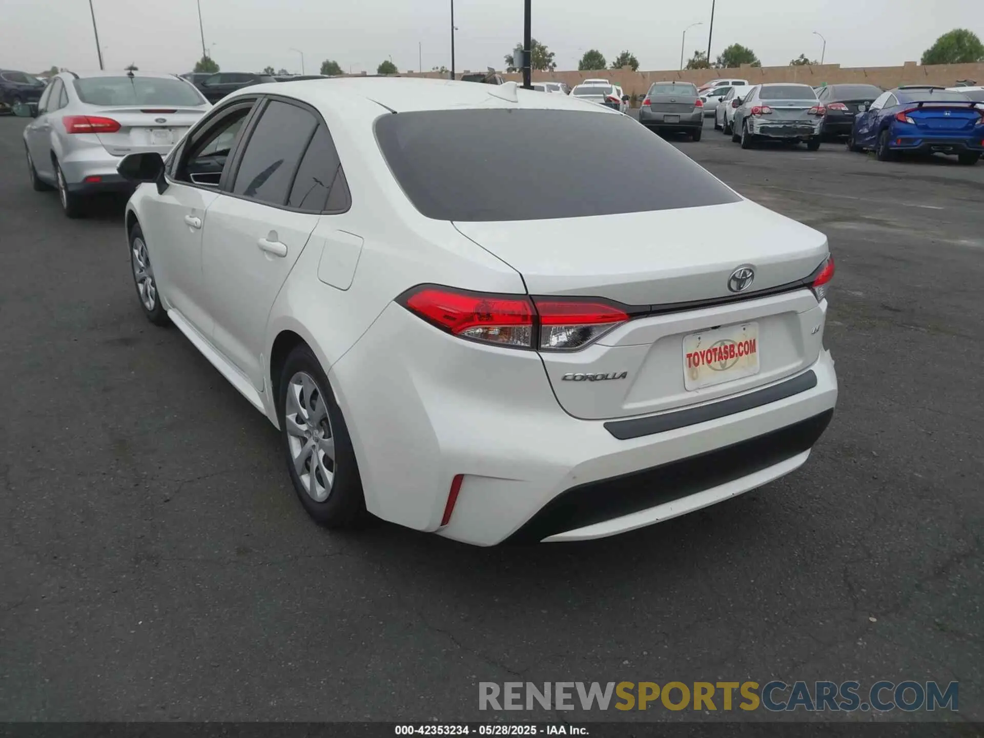 3 Photograph of a damaged car JTDEPRAE7LJ108954 TOYOTA COROLLA 2020