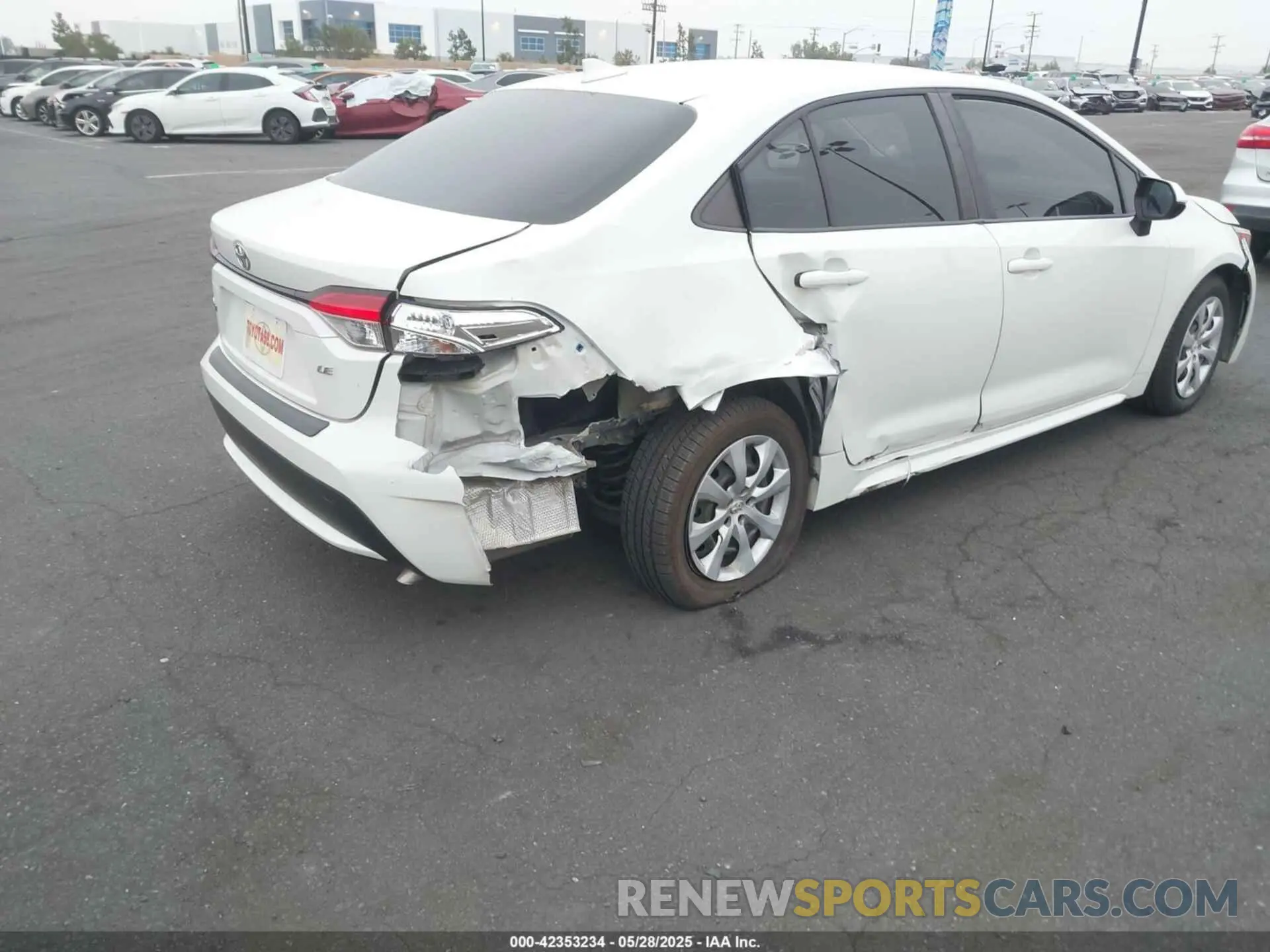 6 Photograph of a damaged car JTDEPRAE7LJ108954 TOYOTA COROLLA 2020