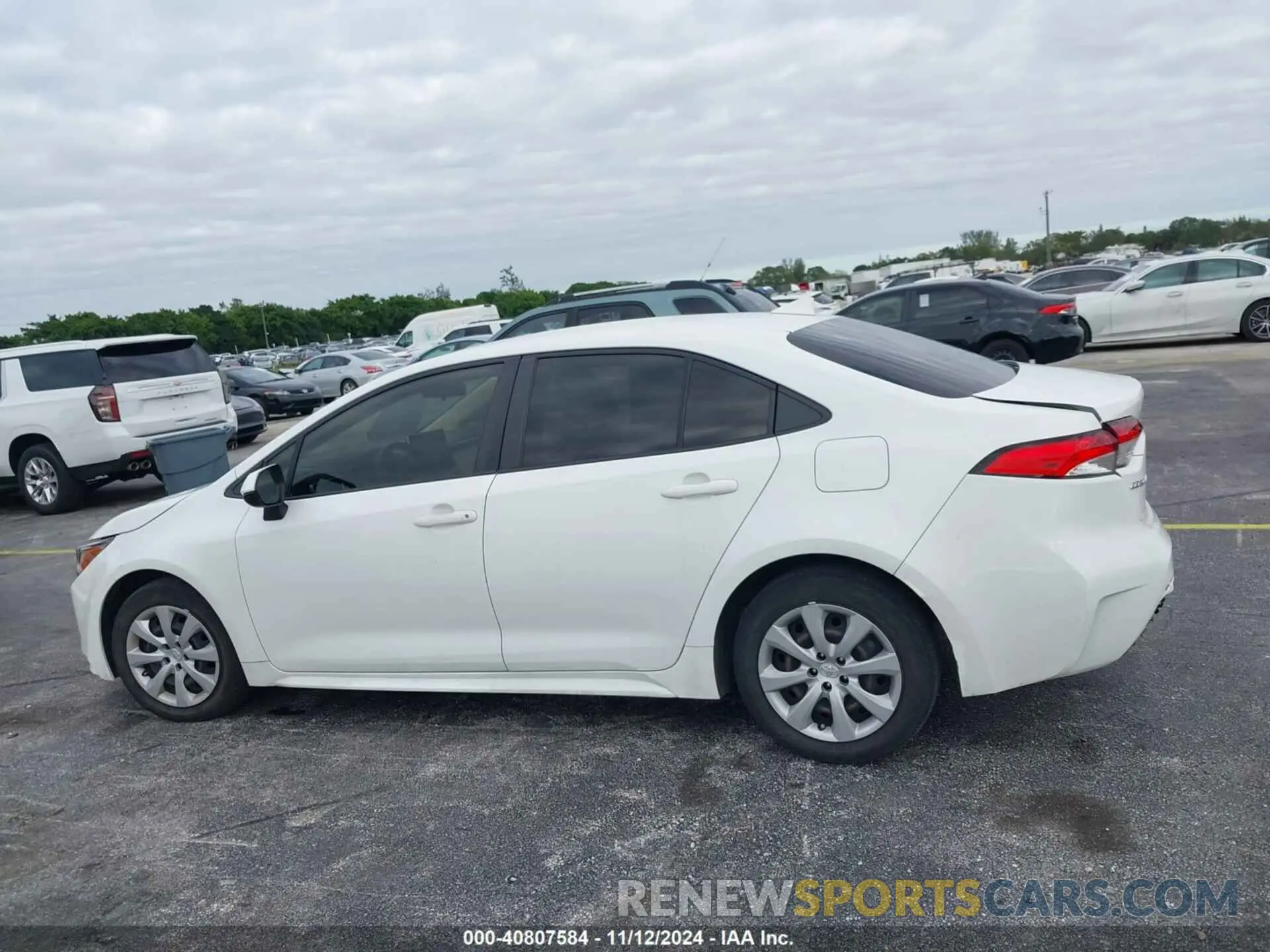 14 Photograph of a damaged car JTDEPRAE8LJ008832 TOYOTA COROLLA 2020