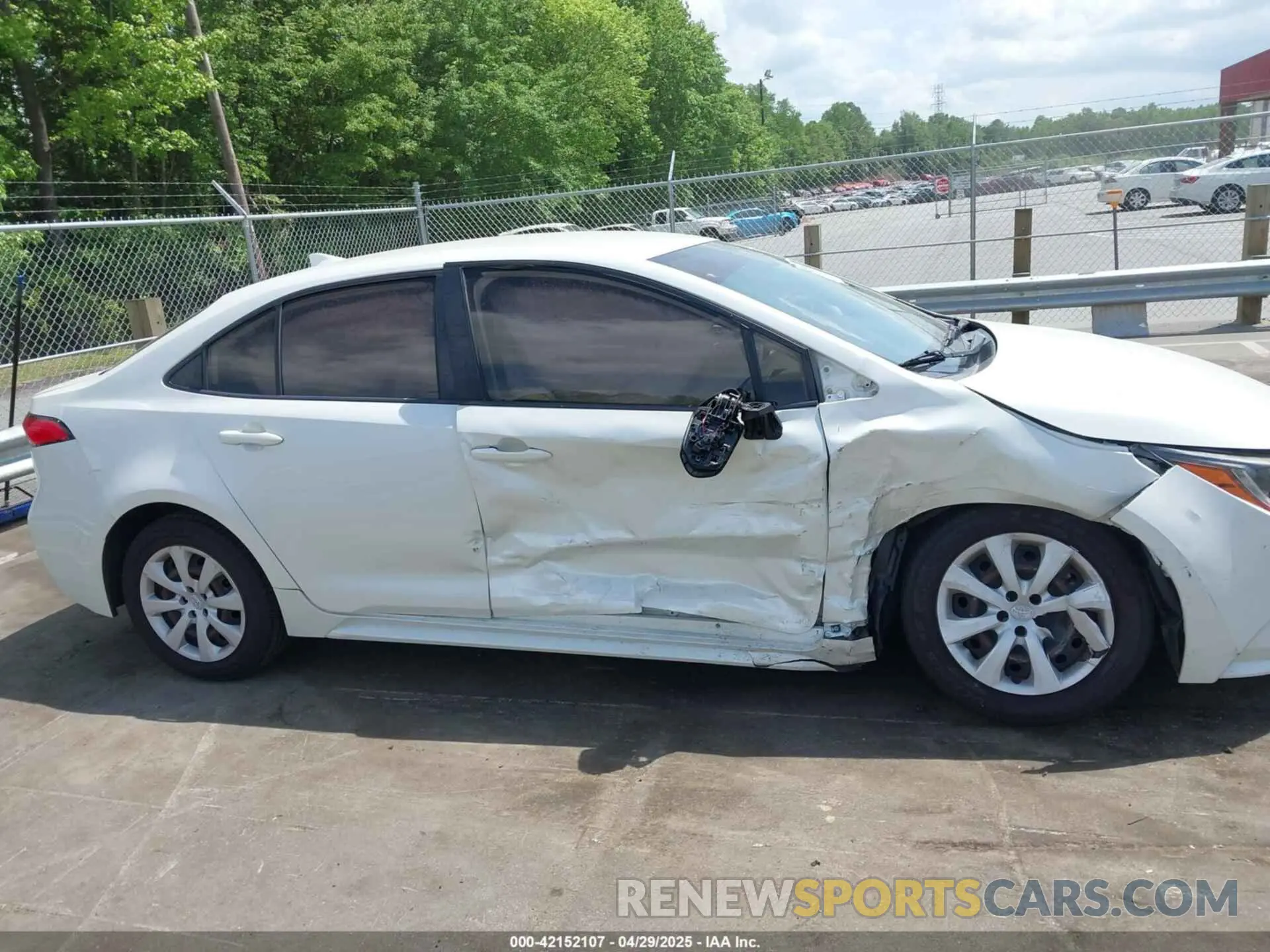 13 Photograph of a damaged car JTDEPRAE8LJ016624 TOYOTA COROLLA 2020